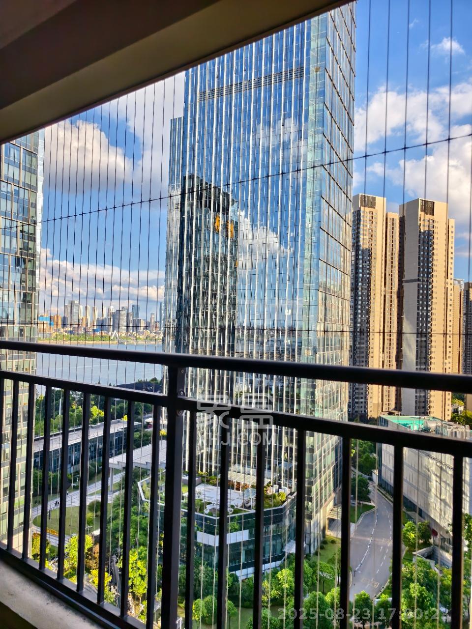 万科里金域滨江 3室2厅1卫 3500.0元/月 万科里金域滨江 3室2厅1卫 3500.0元/月室内图