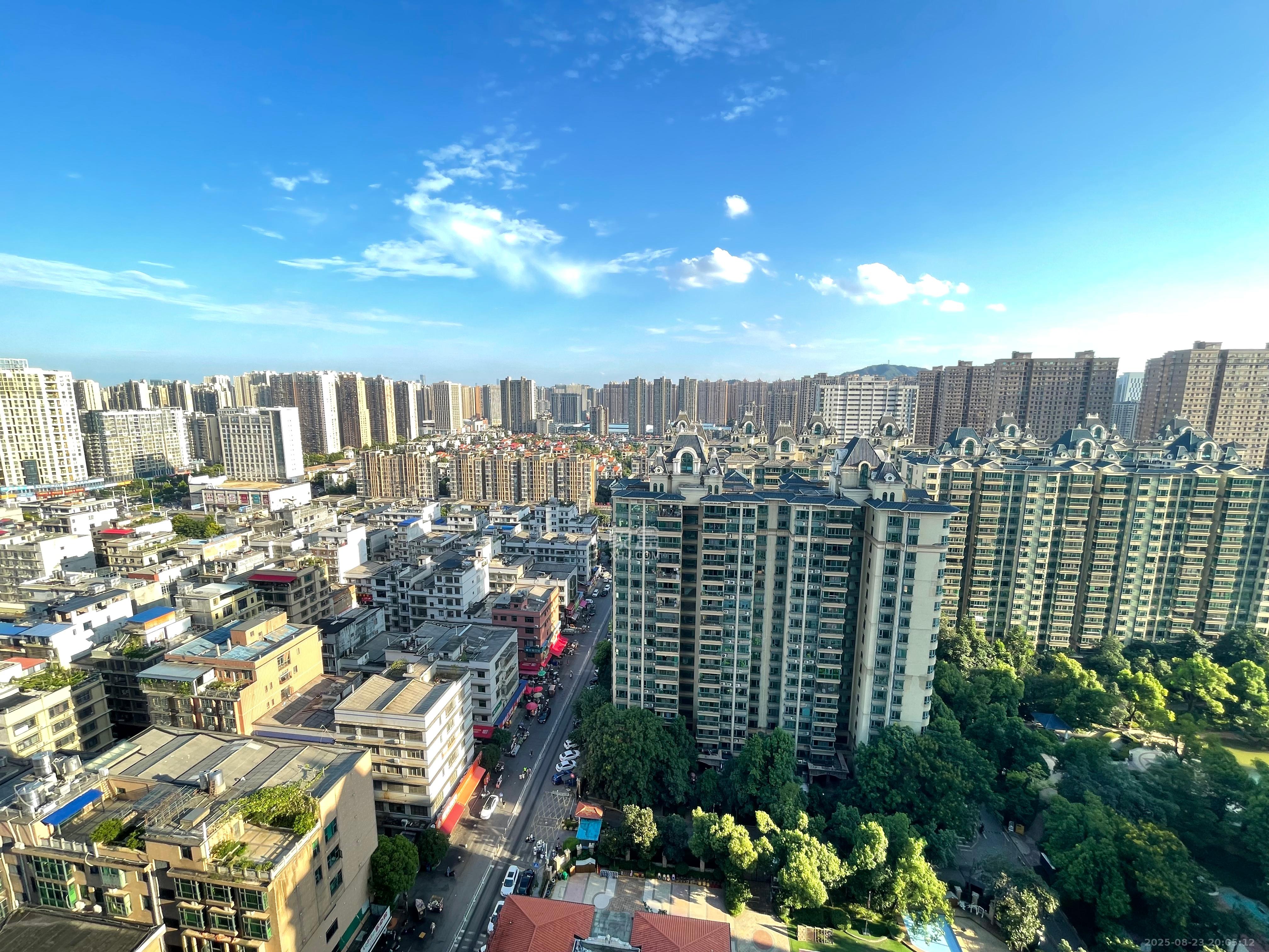 恒大名都  3室2厅2卫   1800.00元/月