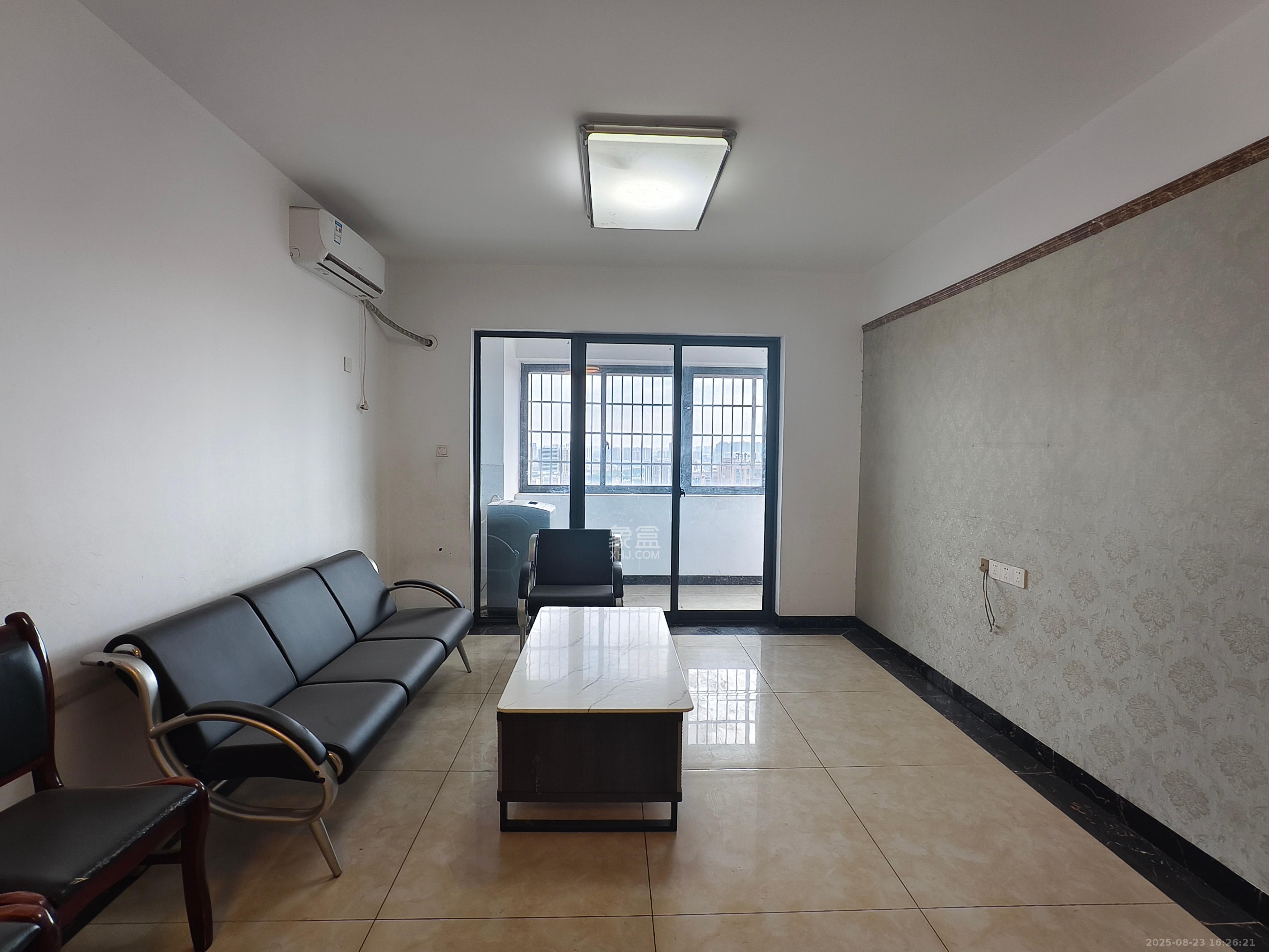 东业上城嘉苑(晟悦国际)  3室2厅1卫    1800.0元/月 东业上城嘉苑(晟悦国际)  3室2厅1卫    1800.0元/月室内图