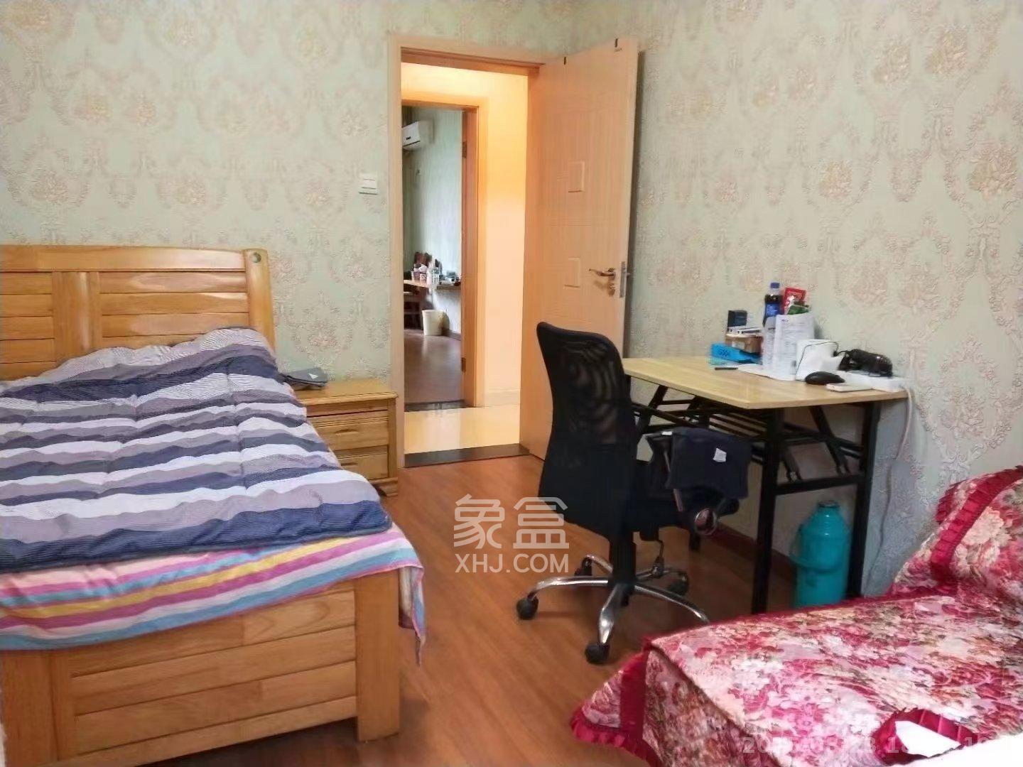 鑫远湘府华城  4室2厅2卫    3400.0元/月室内图