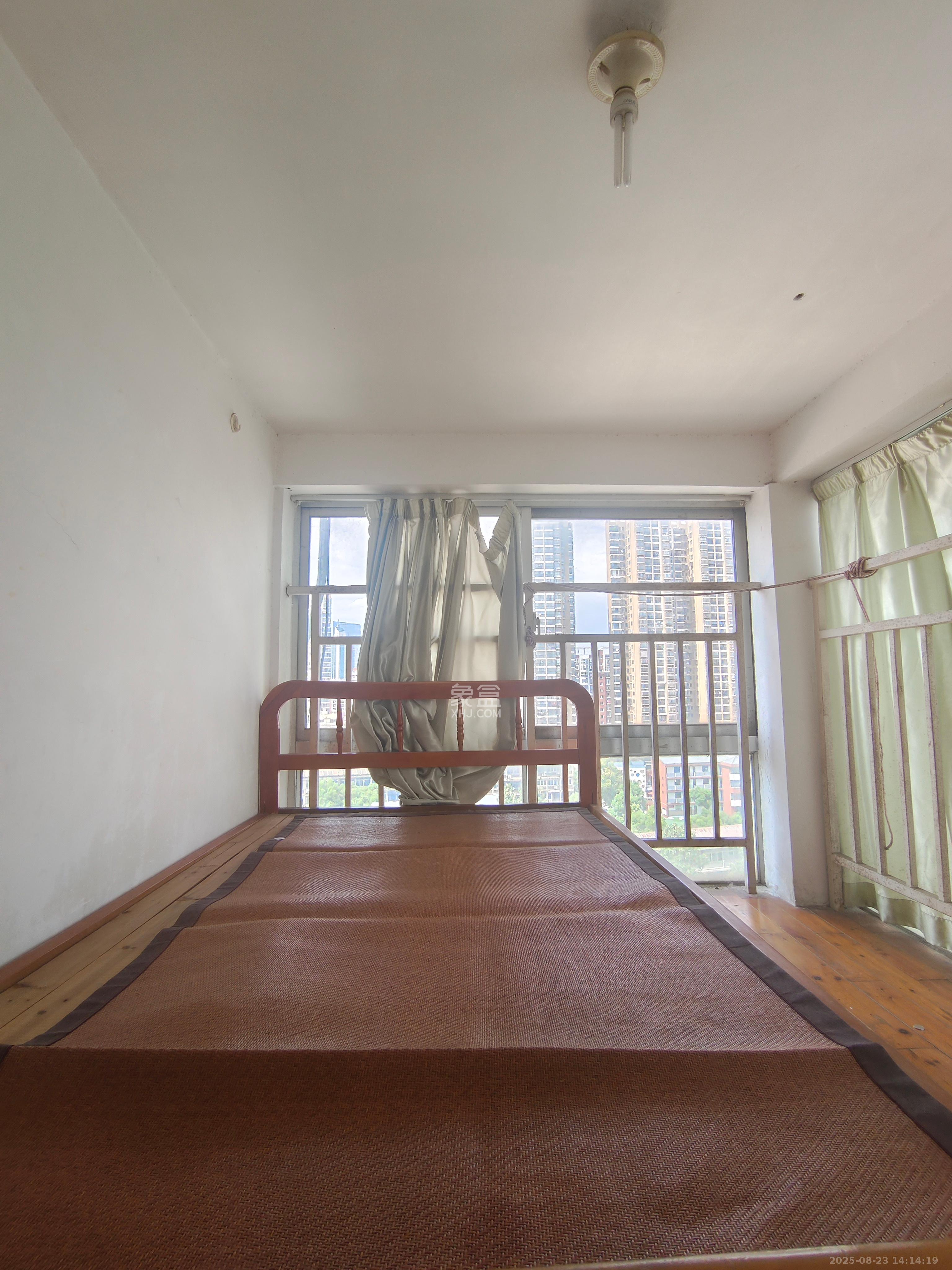 自由.com(自由大厦) 1室1厅1卫 1300.0元/月 自由.com(自由大厦) 1室1厅1卫 1300.0元/月室内图