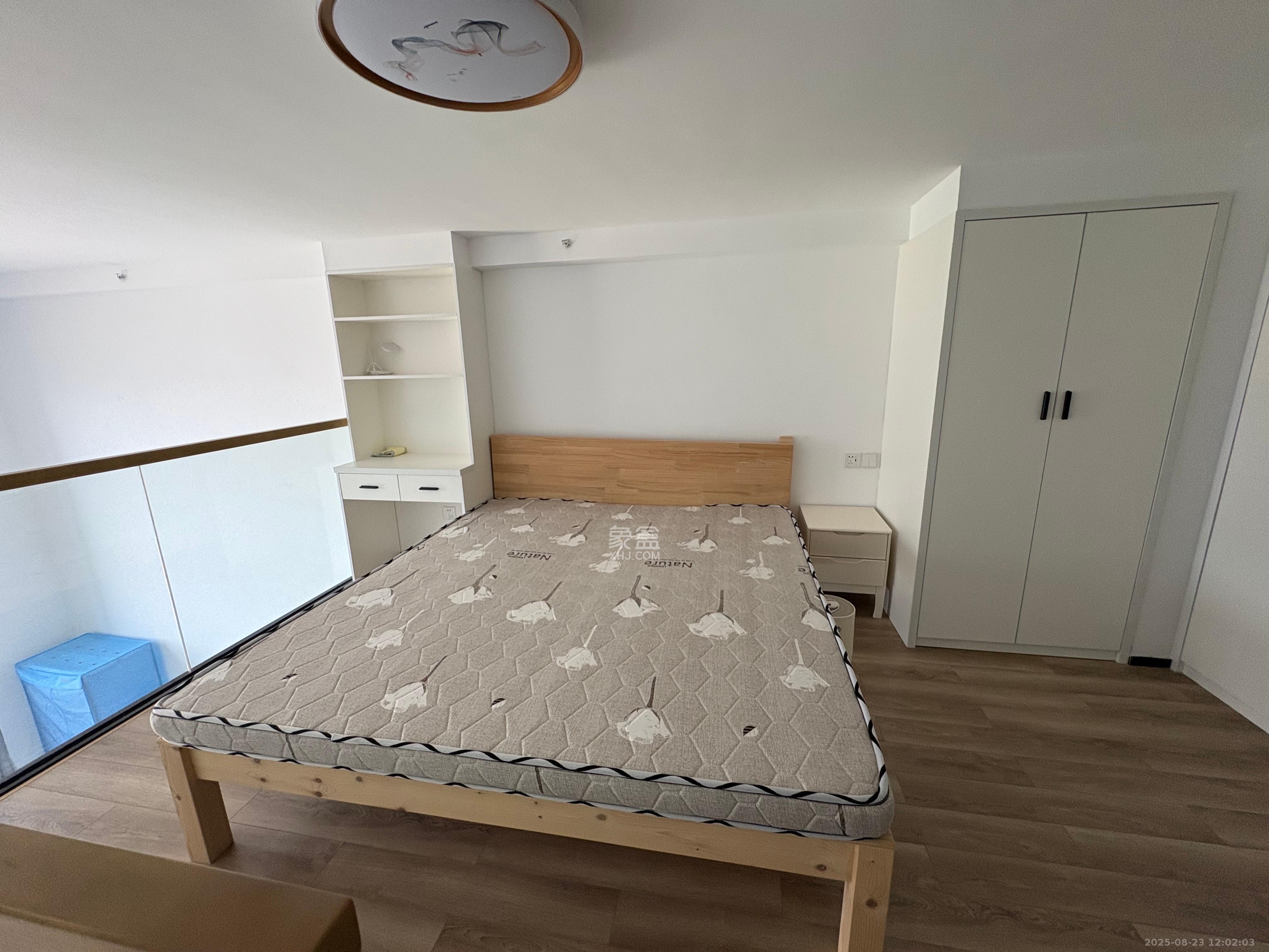 藏珑湖上公馆  1室1厅1卫    3000.0元/月室内图