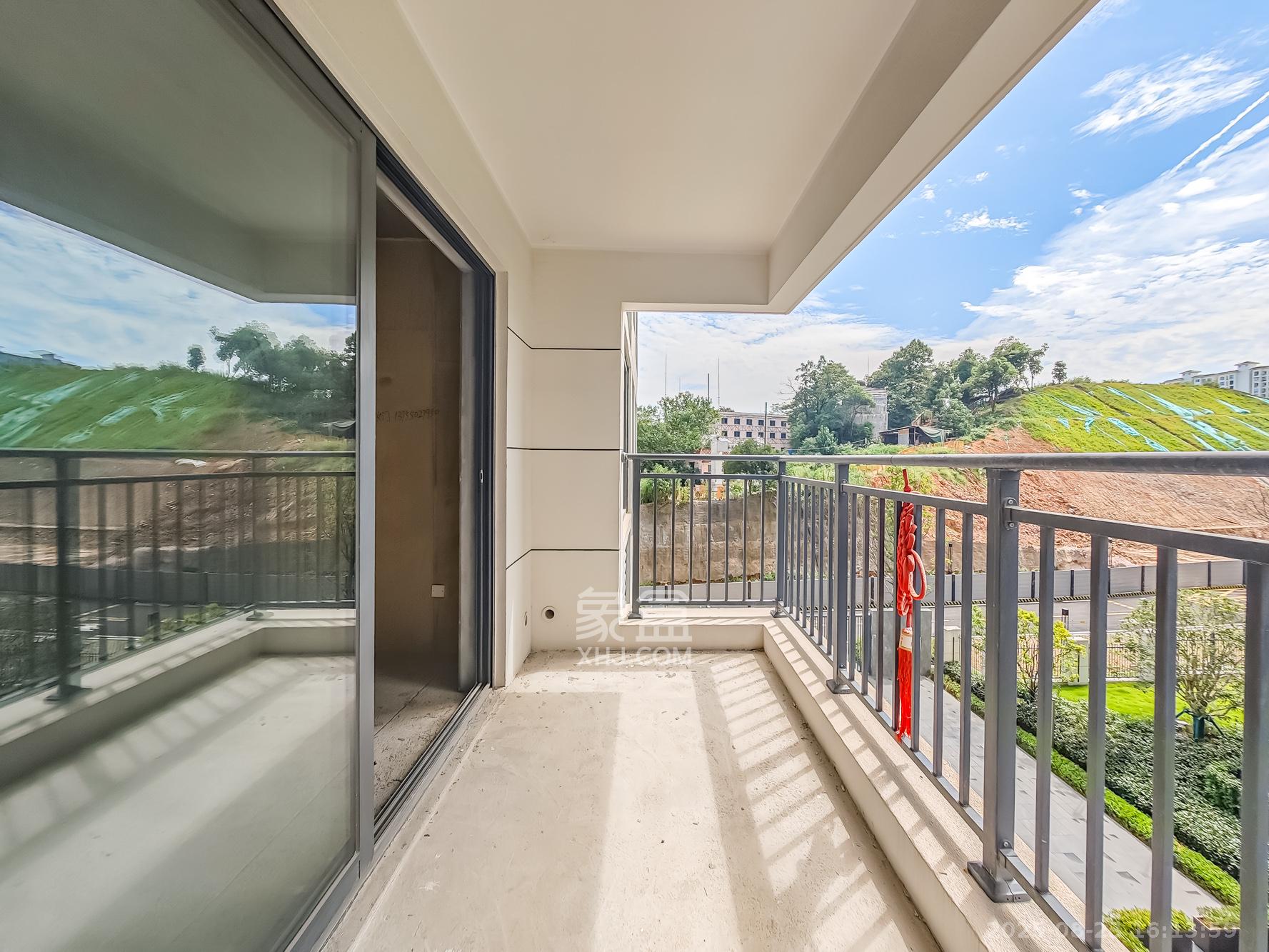 长沙北中心保利时代C区  3室2厅2卫    88.0万 长沙北中心保利时代C区  3室2厅2卫    88.0万阳台