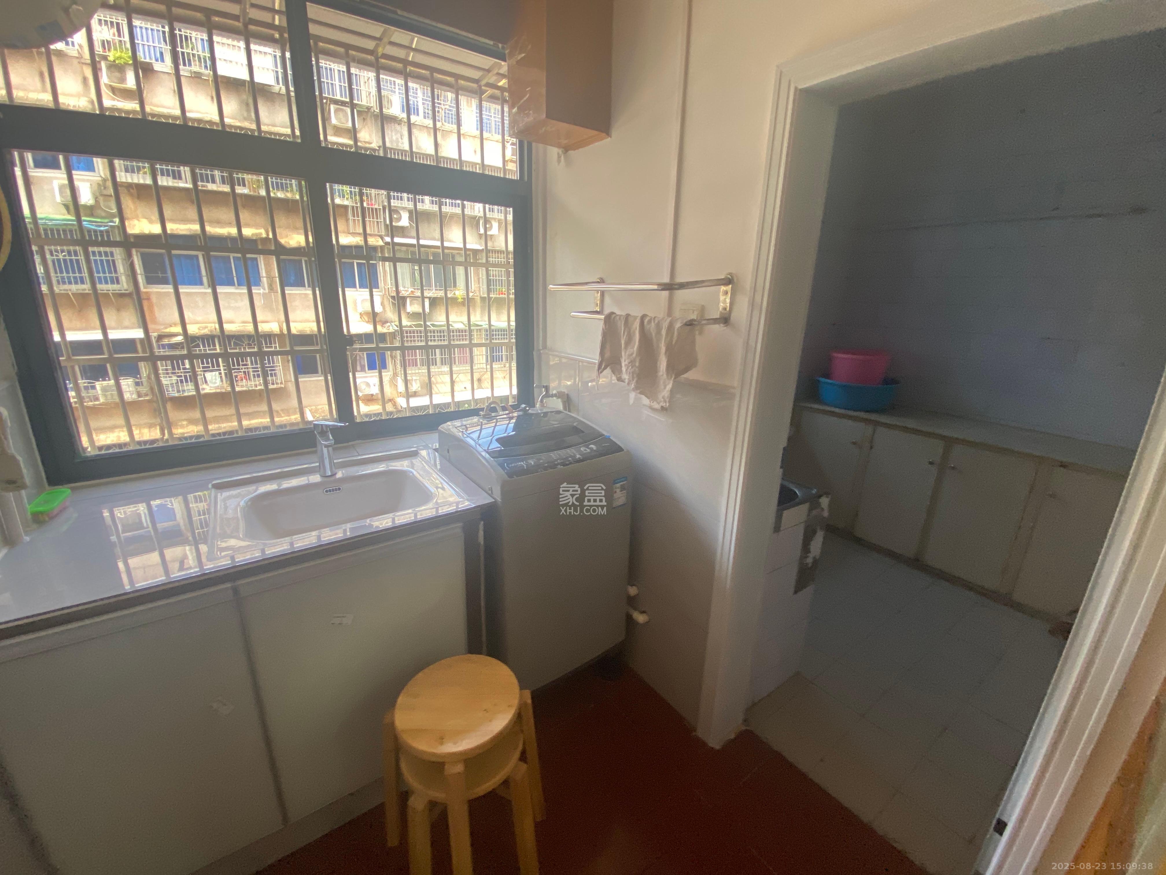 梨子山社区长电宿舍  2室1厅1卫    1300.0元/月室内图