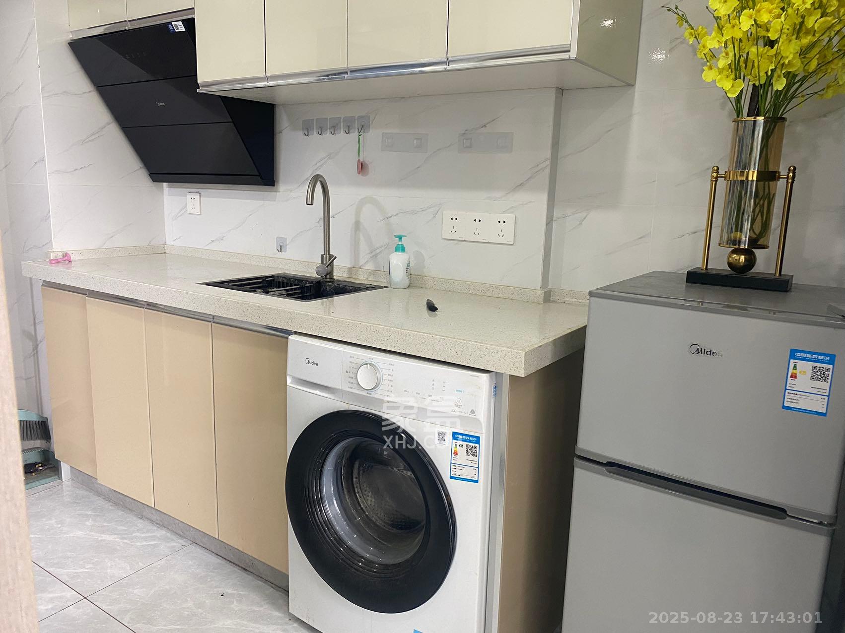 藏珑湖上公馆 1室1厅1卫 2300.0元/月 藏珑湖上公馆 1室1厅1卫 2300.0元/月室内图