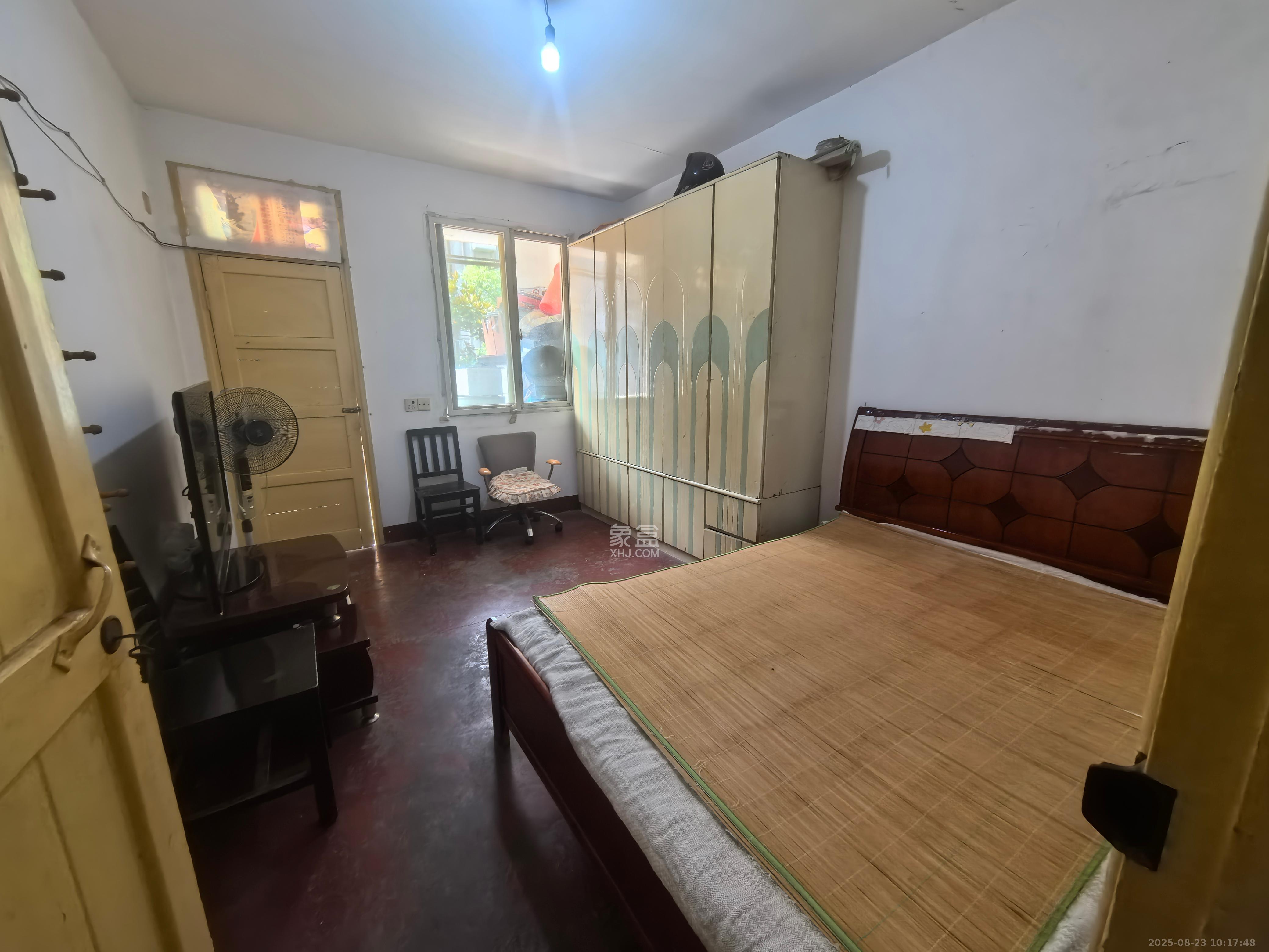 新兴小区(杨家山社区)  2室1厅1卫    1100.0元/月 新兴小区(杨家山社区)  2室1厅1卫    1100.0元/月室内图