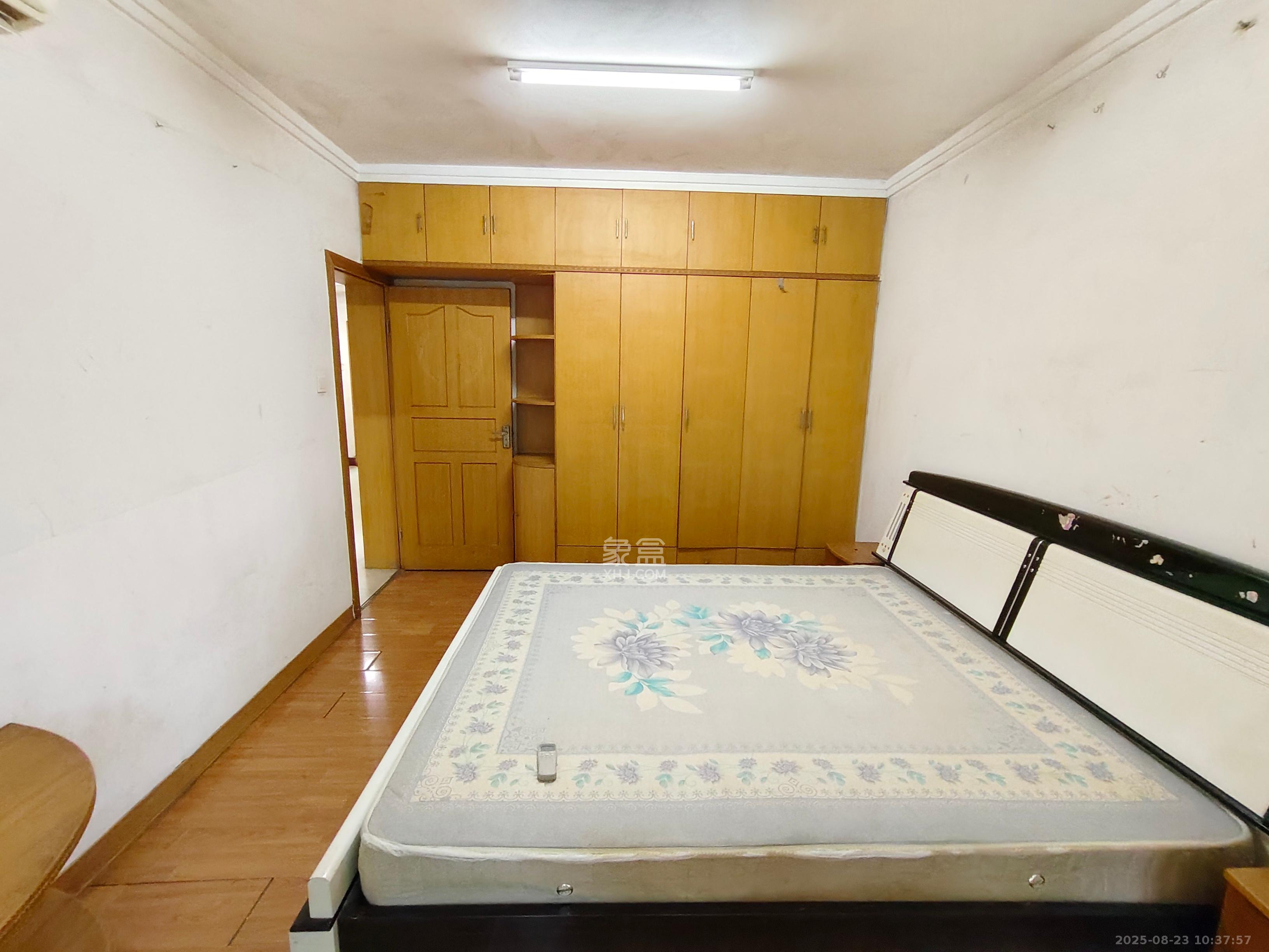 恩瑞麓山名园（龙王港小区）  3室2厅1卫    2000.0元/月室内图