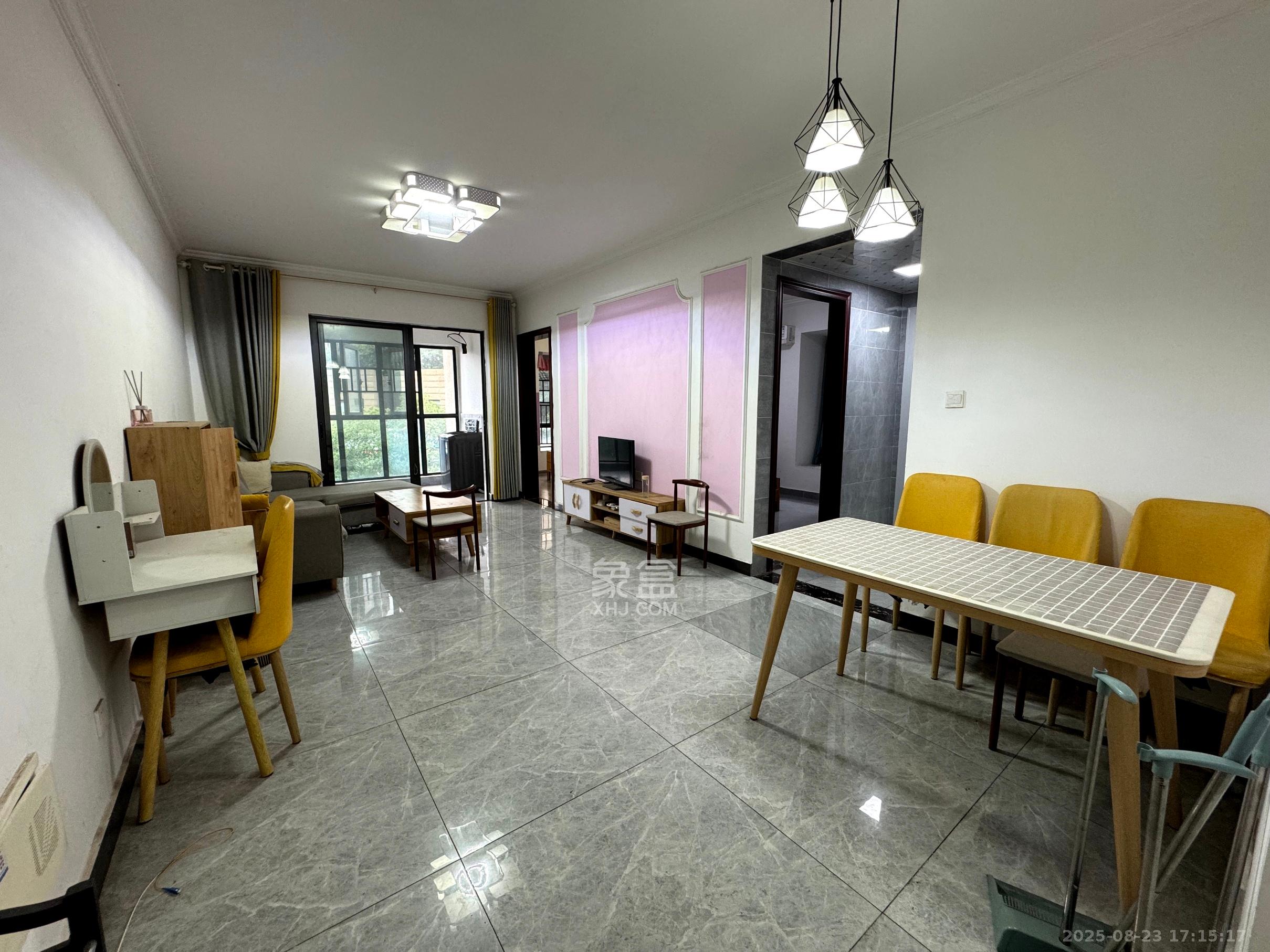 汇金城/嘉华城（二期、三期）  3室2厅1卫    2400.0元/月室内图