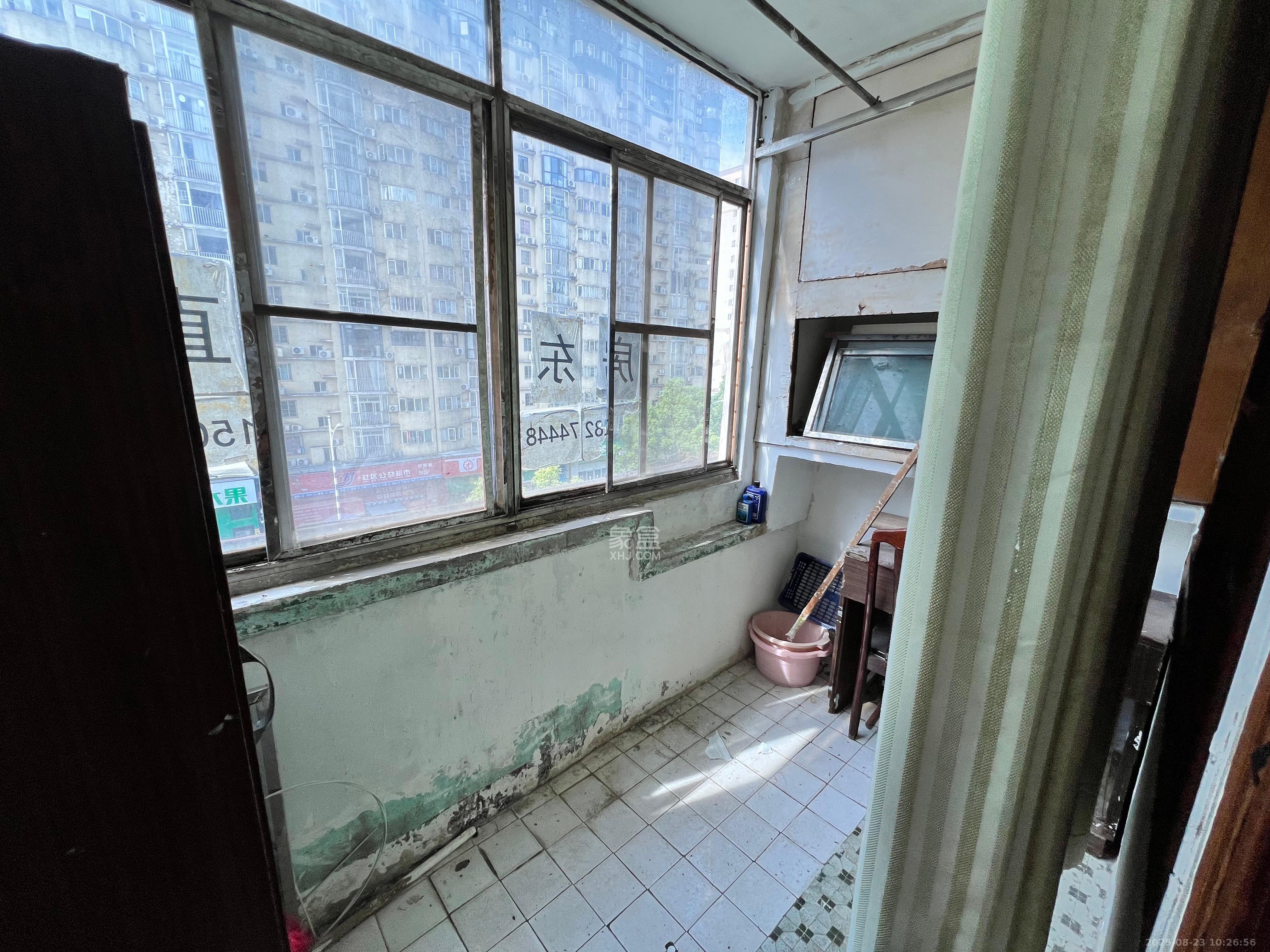 友谊路电视机厂宿舍  3室2厅1卫   1600.00元/月室内图
