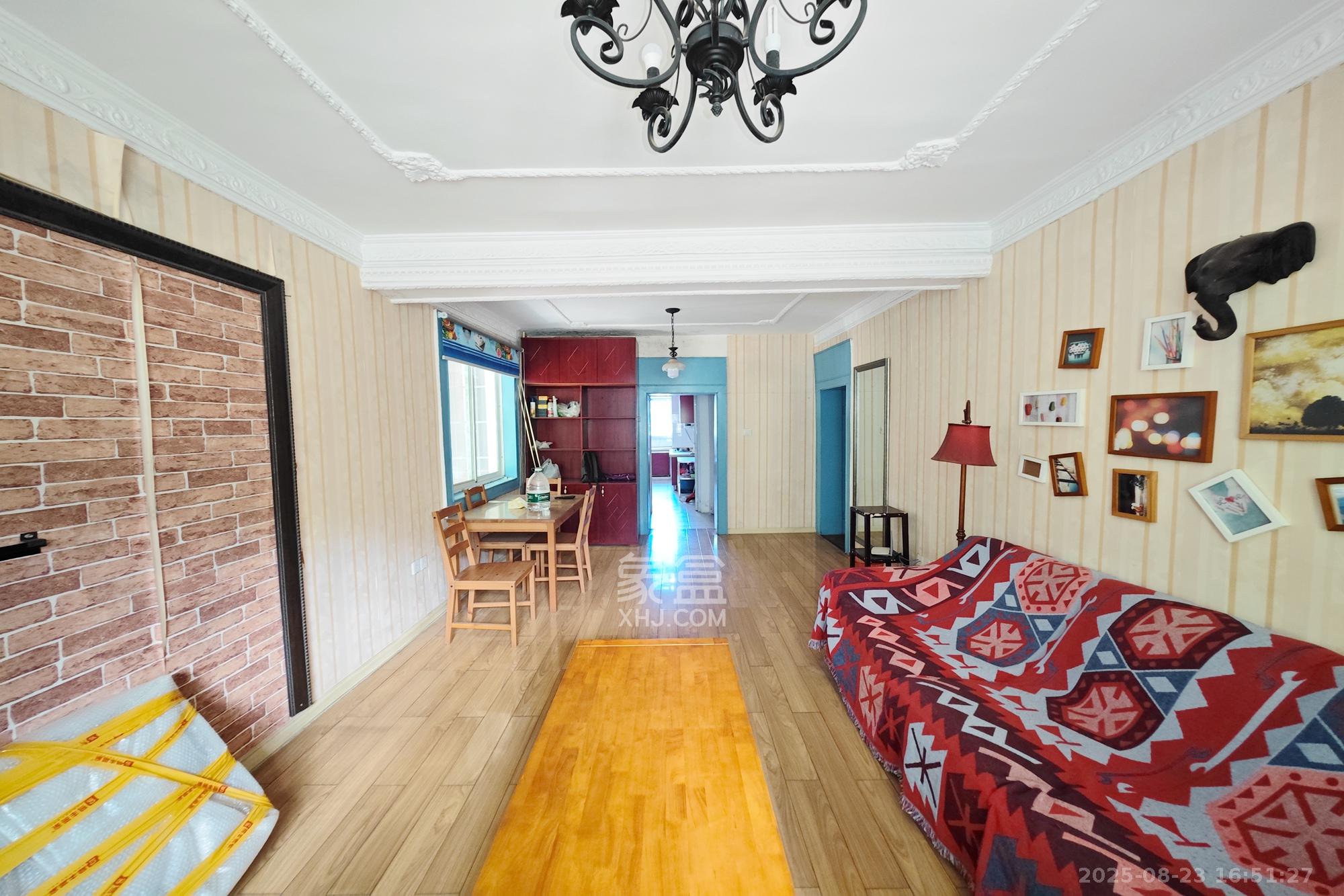 砂子塘社区  1室1厅1卫    48.0万 砂子塘社区  1室1厅1卫    48.0万客厅