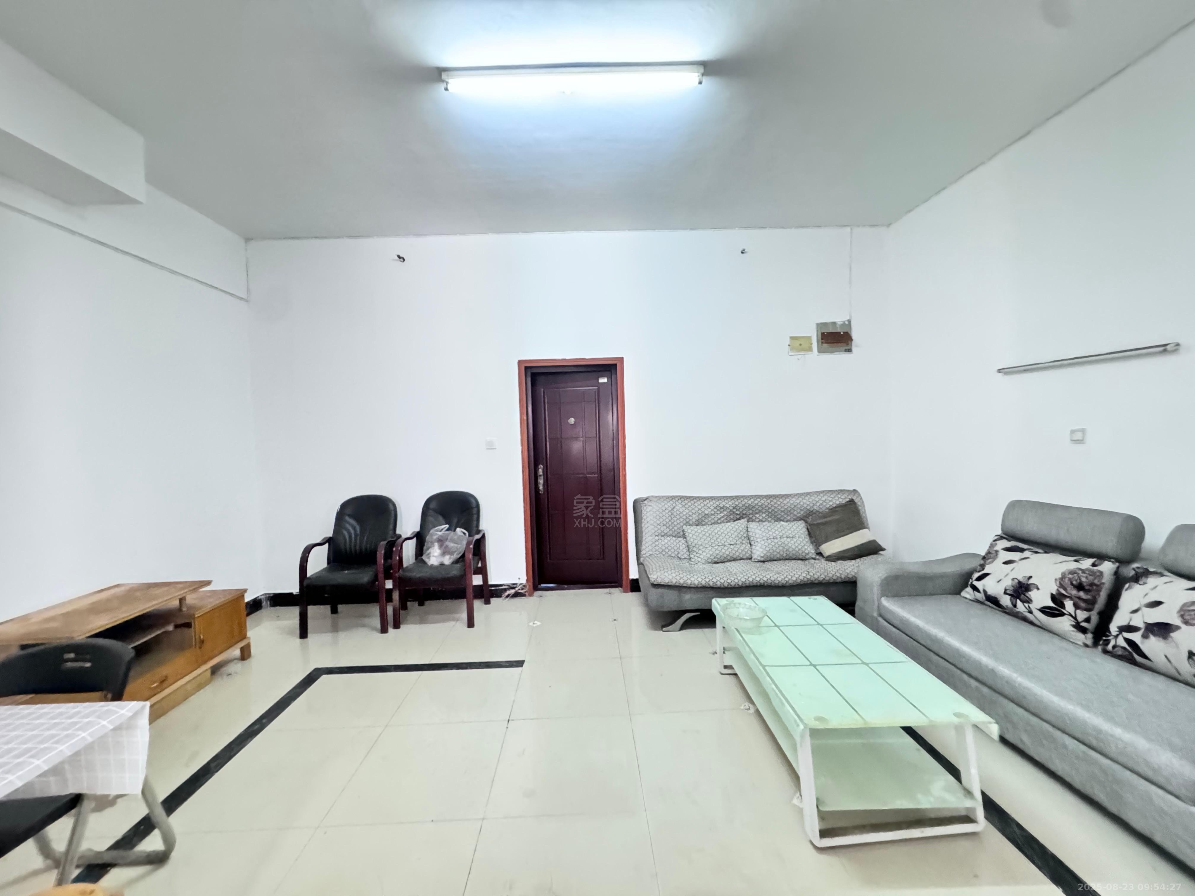 金色名都(融城广场) 1室1厅1卫 700.0元/月 金色名都(融城广场) 1室1厅1卫 700.0元/月室内图