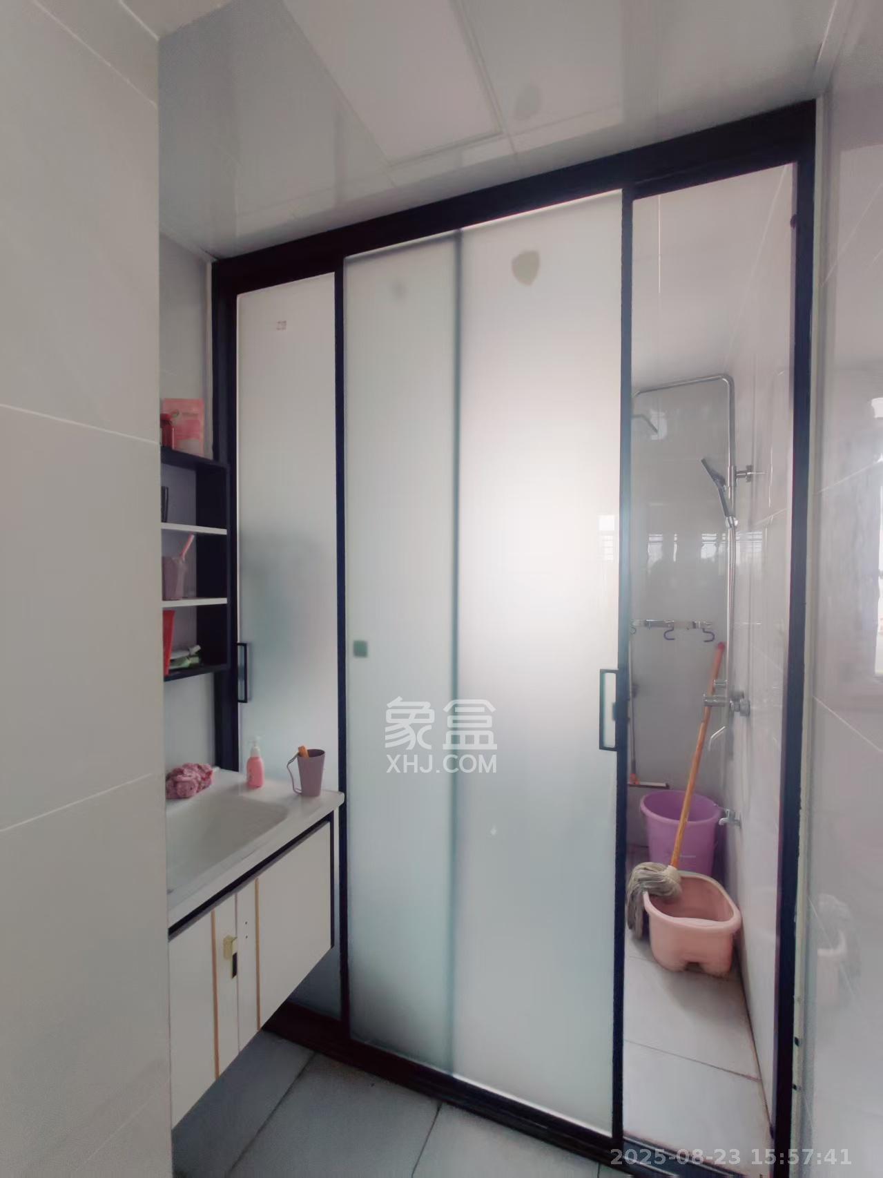 青山家园 3室2厅1卫 1400.0元/月 青山家园 3室2厅1卫 1400.0元/月室内图