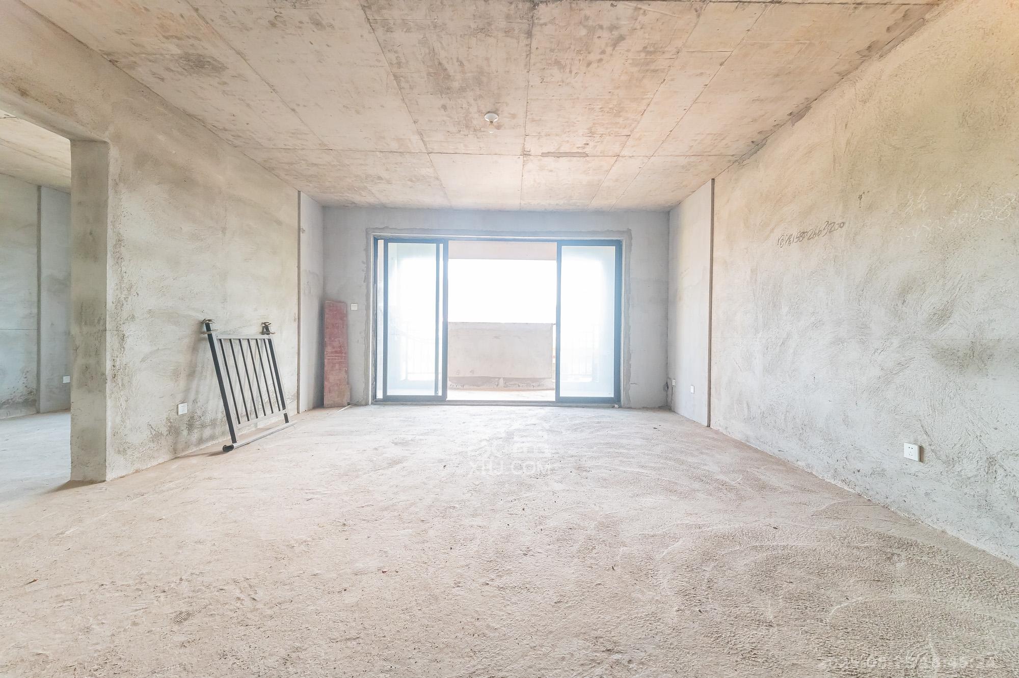 星湖湾二期洋房  5室2厅2卫    160.0万 星湖湾二期洋房  5室2厅2卫    160.0万客厅