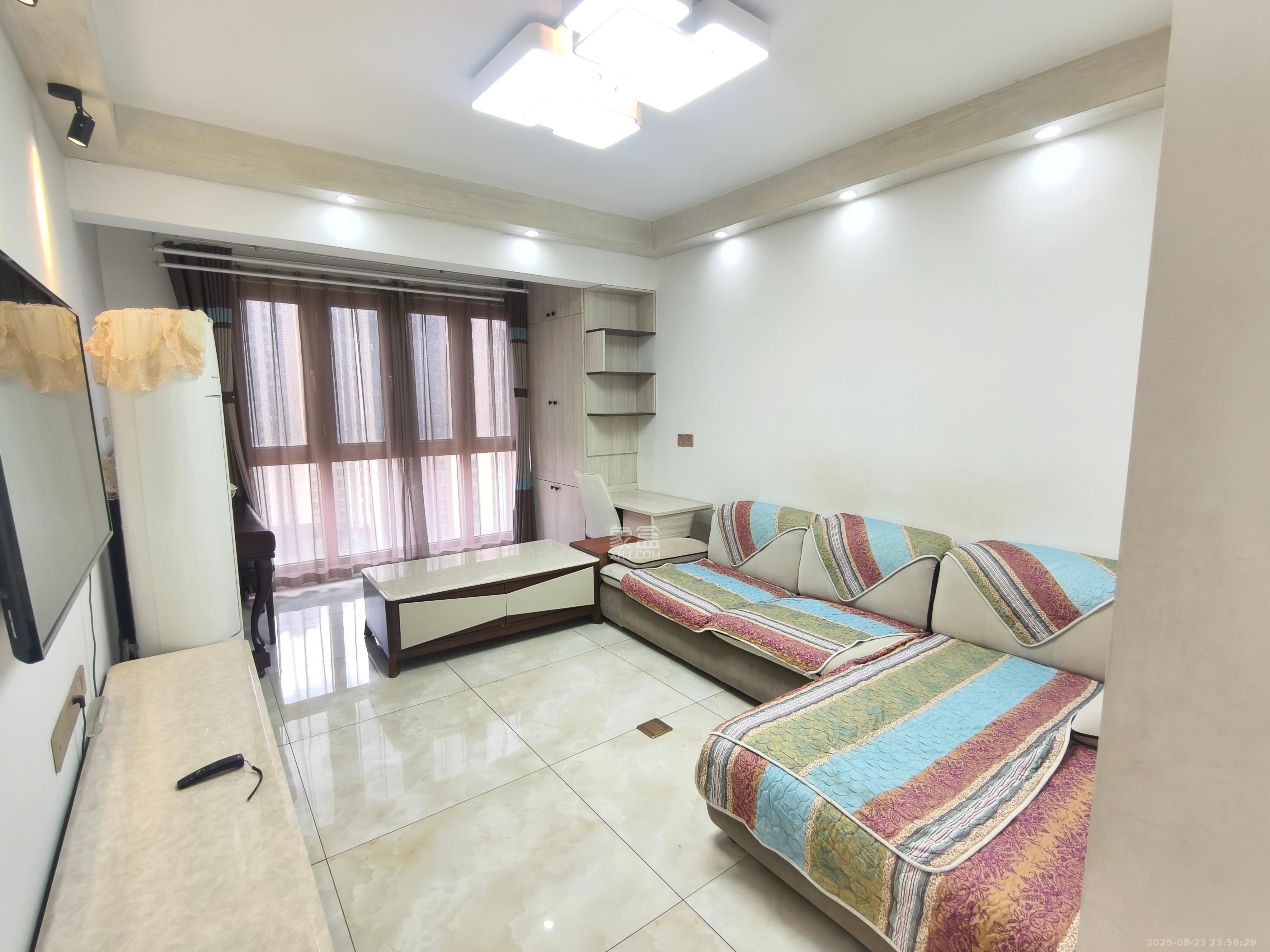 梅溪鑫苑名家 3室2厅1卫 2700.0元/月 梅溪鑫苑名家 3室2厅1卫 2700.0元/月室内图