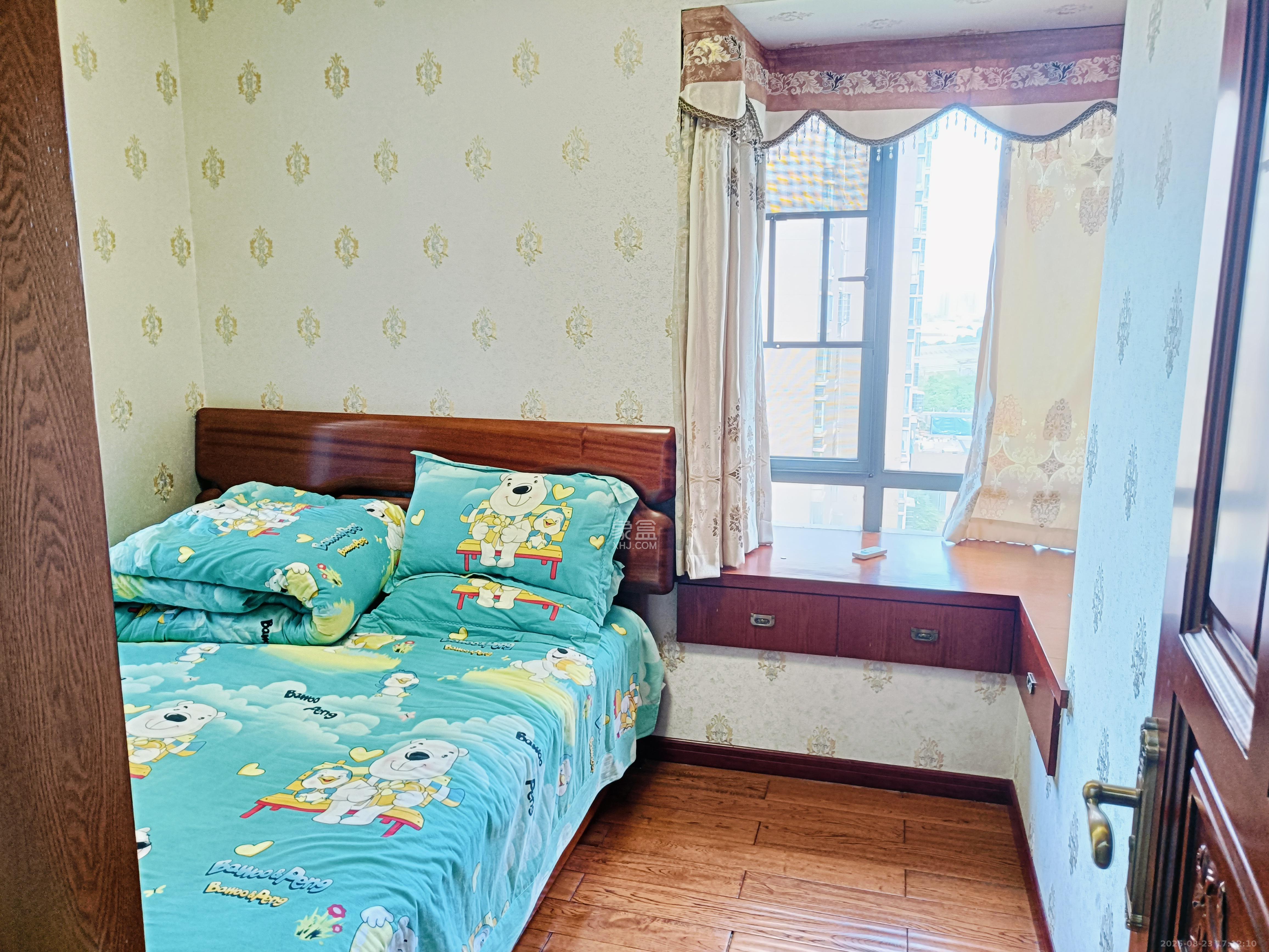 中欣楚天雅郡  4室2厅2卫    2500.0元/月室内图