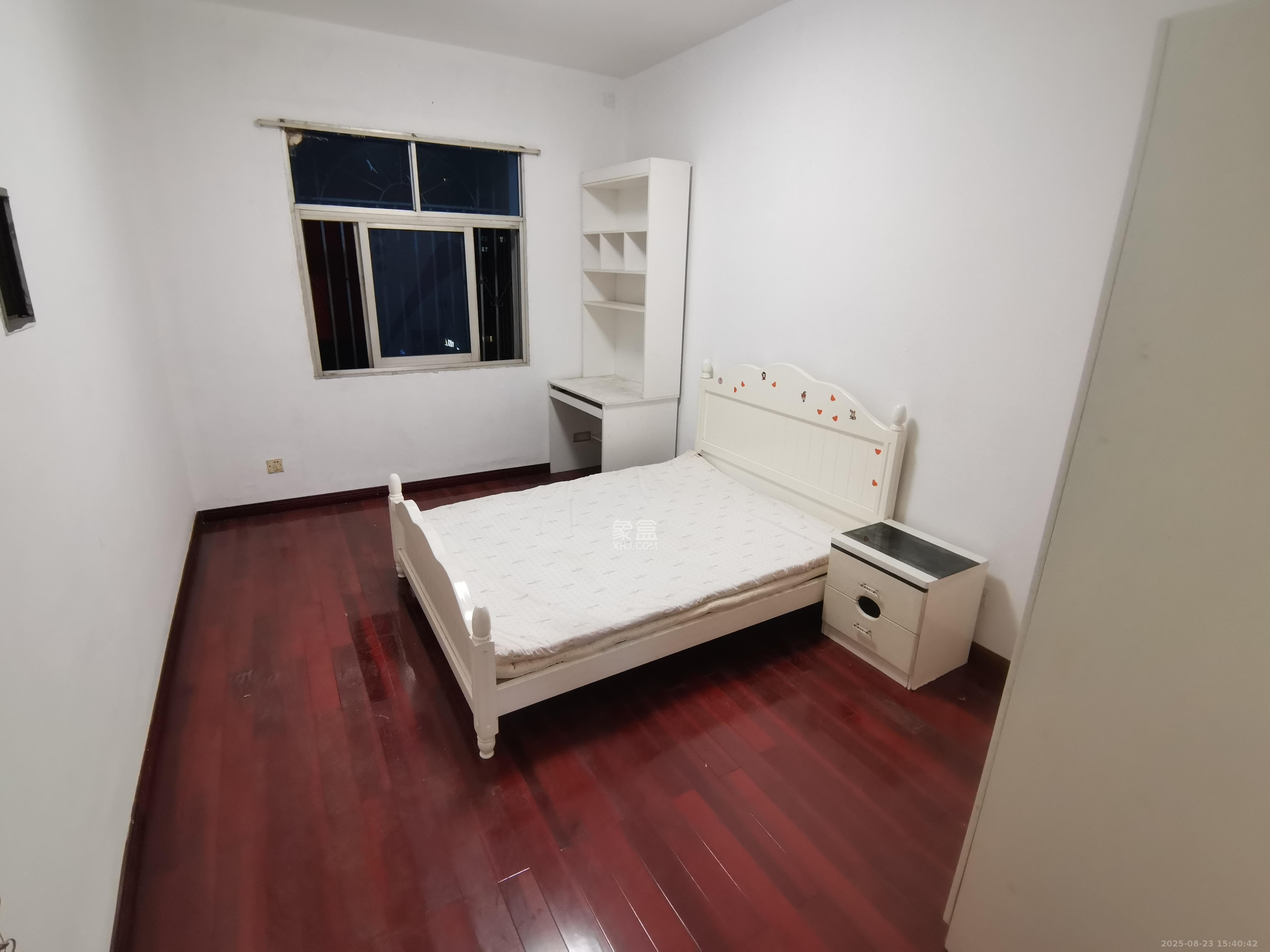 陈家湖小区  3室1厅1卫    2400.0元/月 陈家湖小区  3室1厅1卫    2400.0元/月室内图