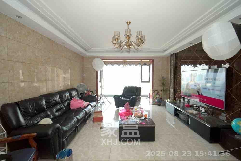 江河双水湾  4室2厅2卫    3200.0元/月 江河双水湾  4室2厅2卫    3200.0元/月