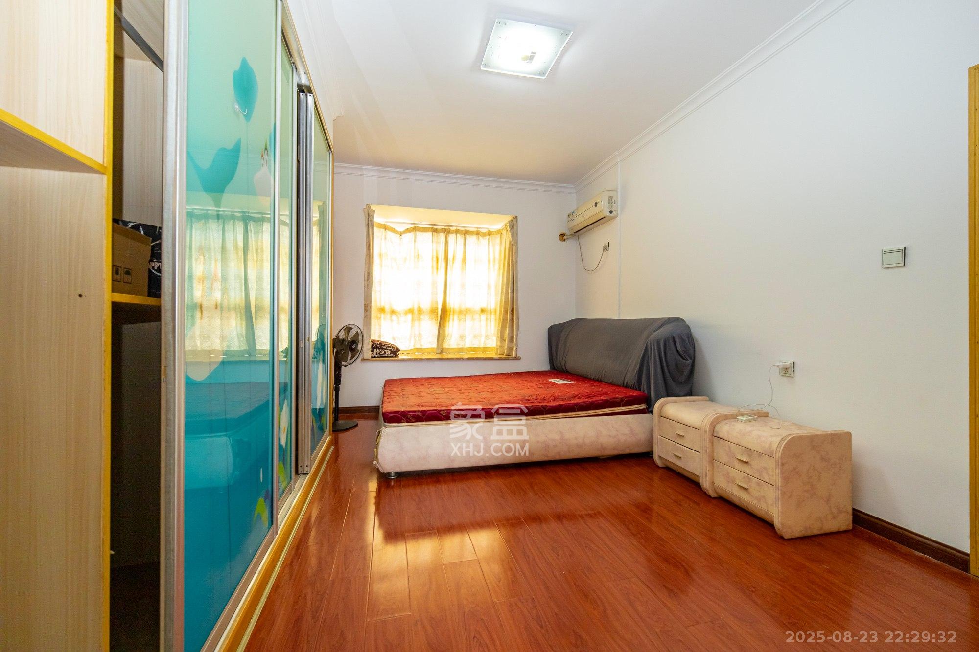 紫晶城  3室2厅2卫    73.8万 紫晶城  3室2厅2卫    73.8万卧室