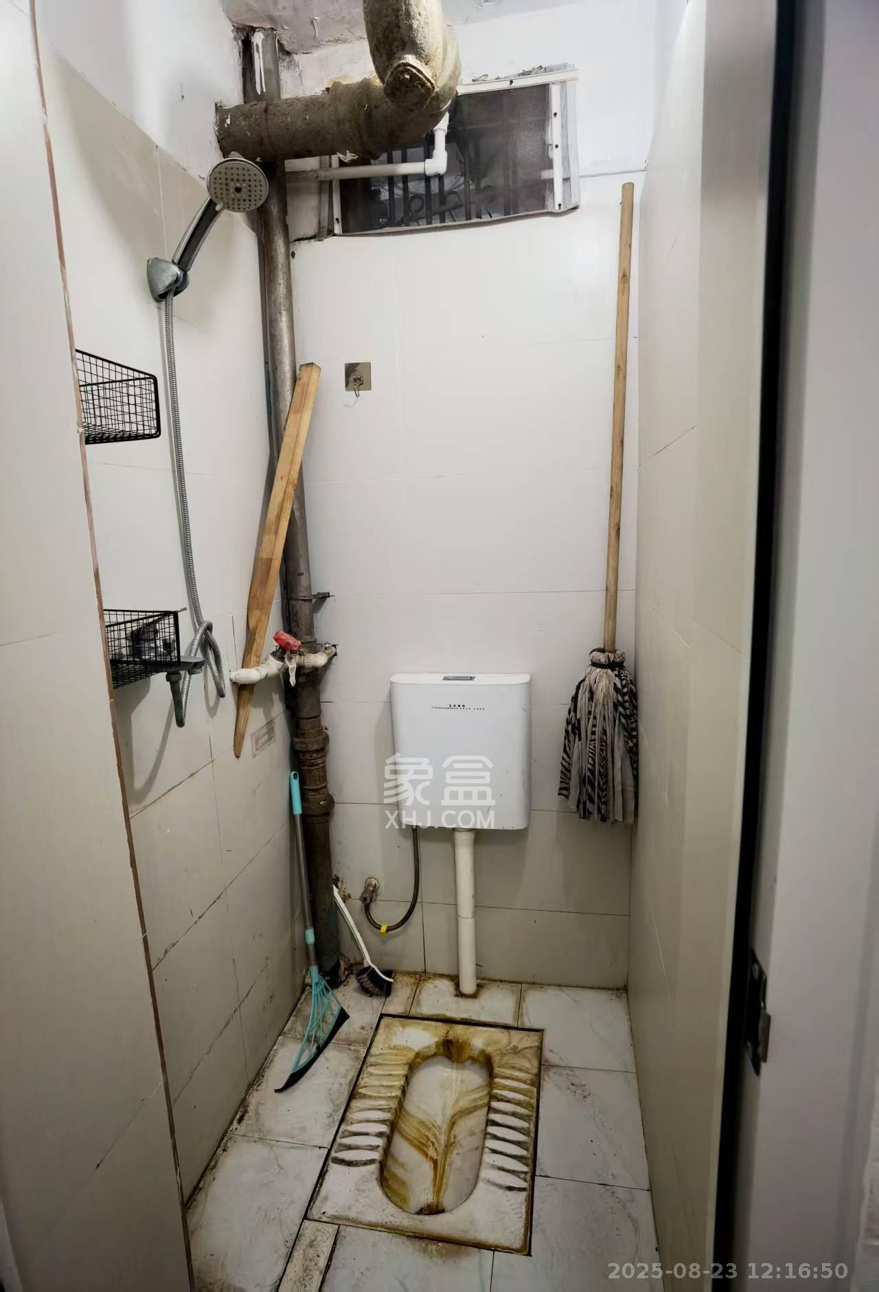 下工商银行宿舍  2室1厅1卫    1500.0元/月 下工商银行宿舍  2室1厅1卫    1500.0元/月室内图