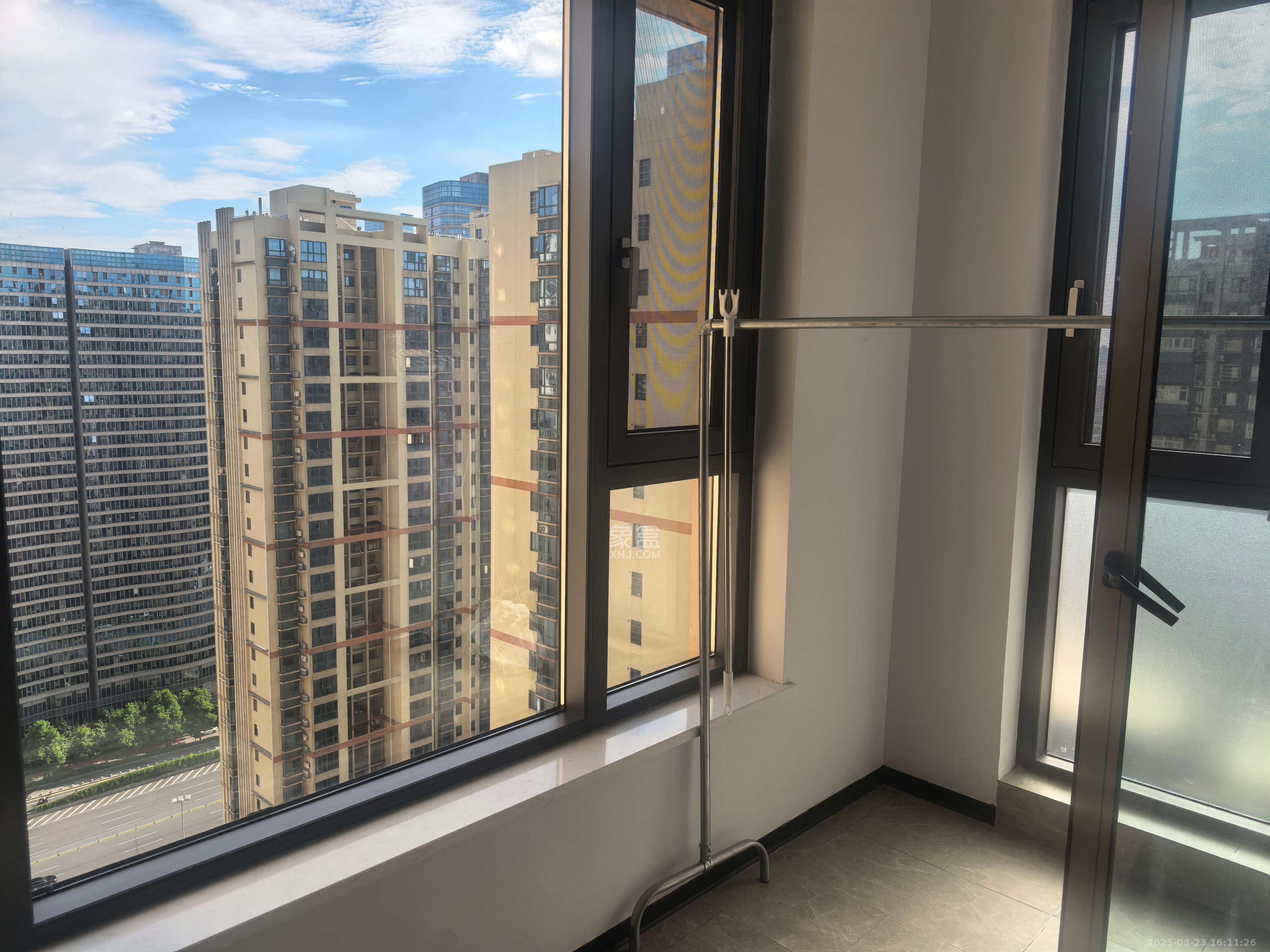 世茂铂翠湾二期  3室2厅1卫    3500.0元/月 世茂铂翠湾二期  3室2厅1卫    3500.0元/月室内图