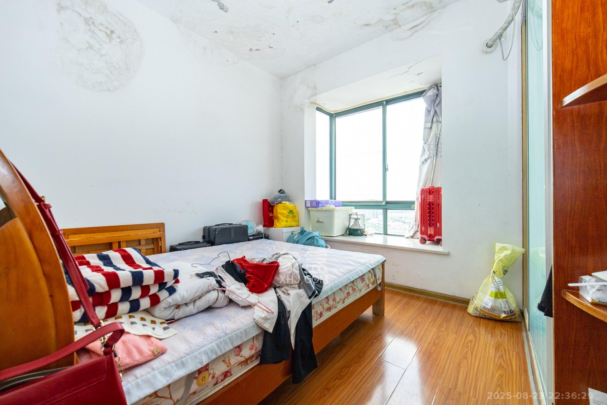 松雅湖畔  3室2厅1卫    45.0万卧室