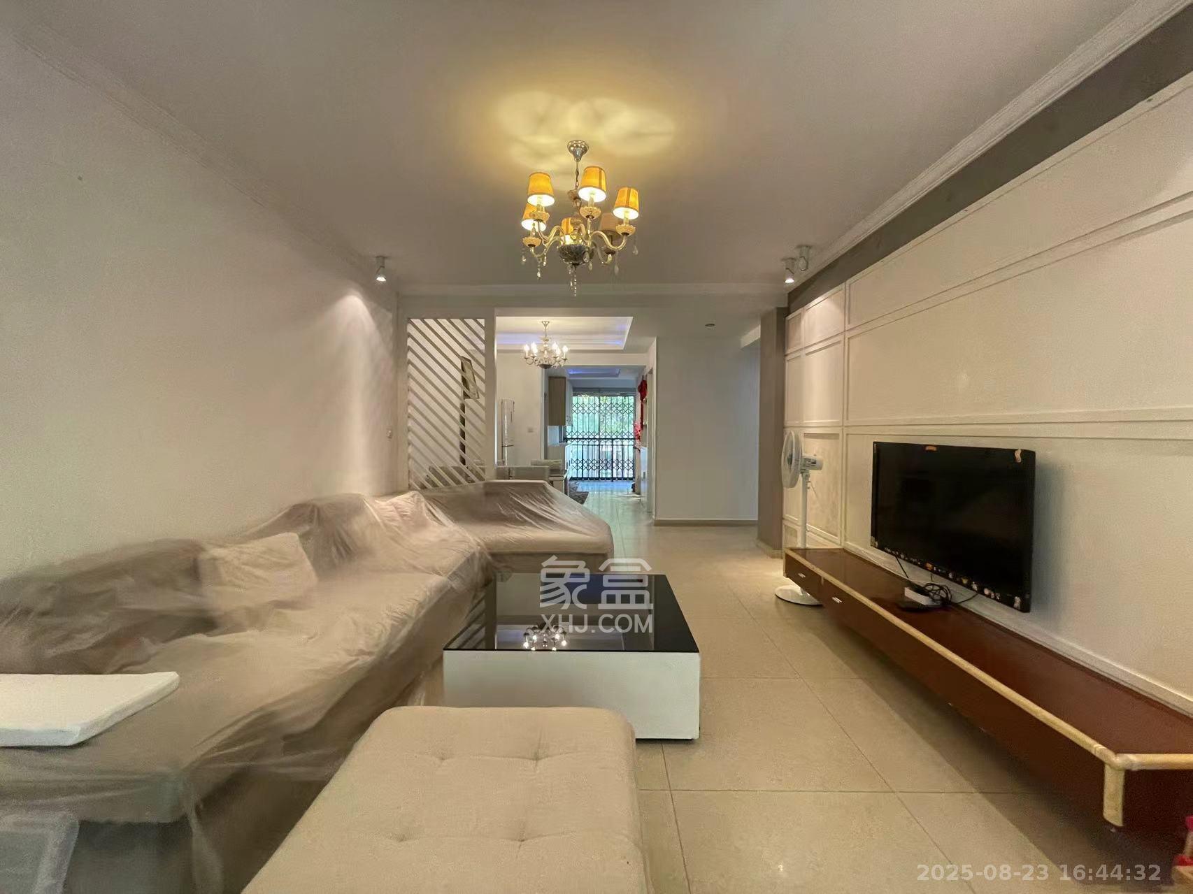 星城荣域  3室2厅2卫    2600.0元/月室内图