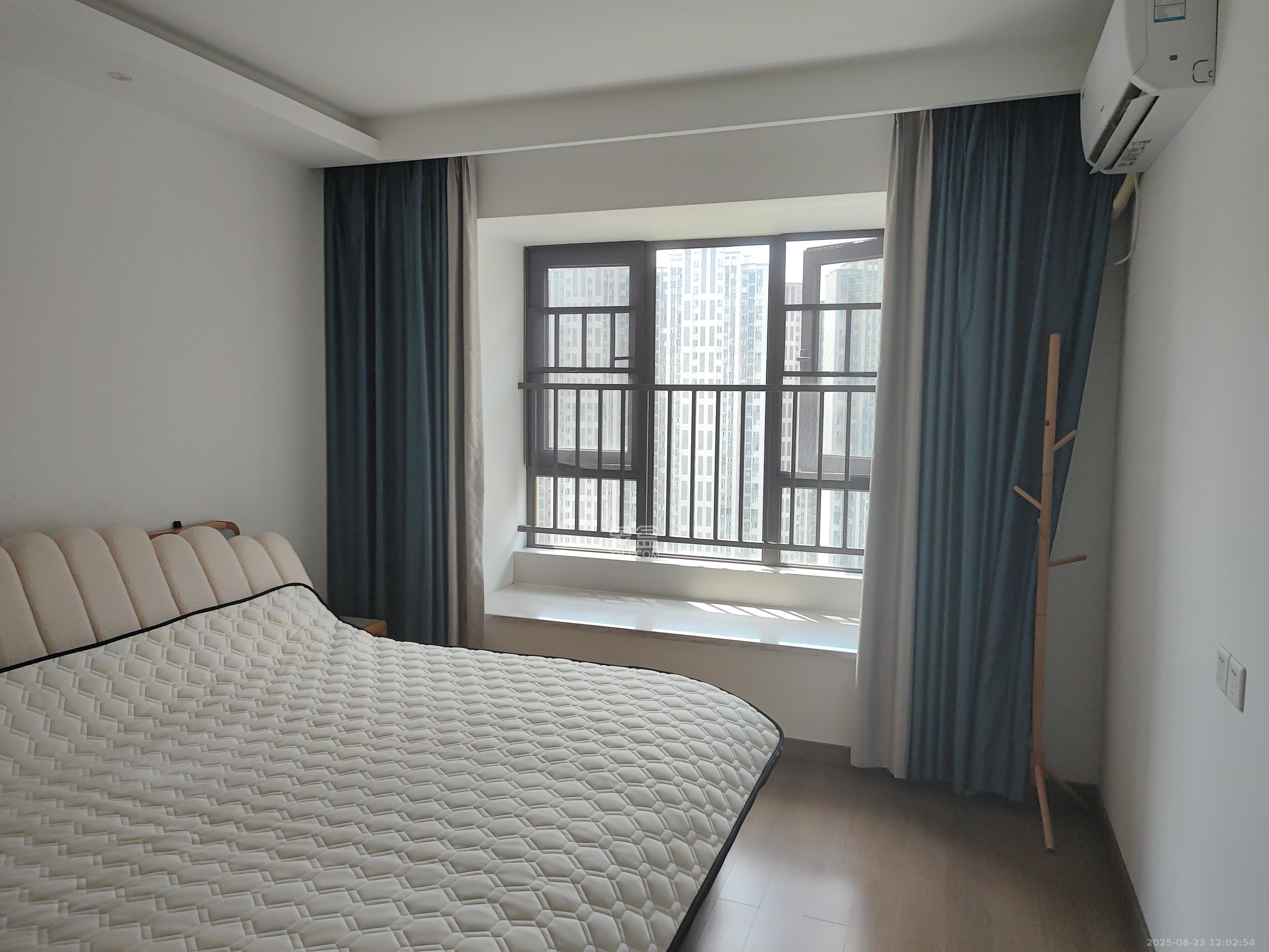 龙湖铂金中心（龙湖春江郦城）  3室2厅2卫    4000.0元/月室内图