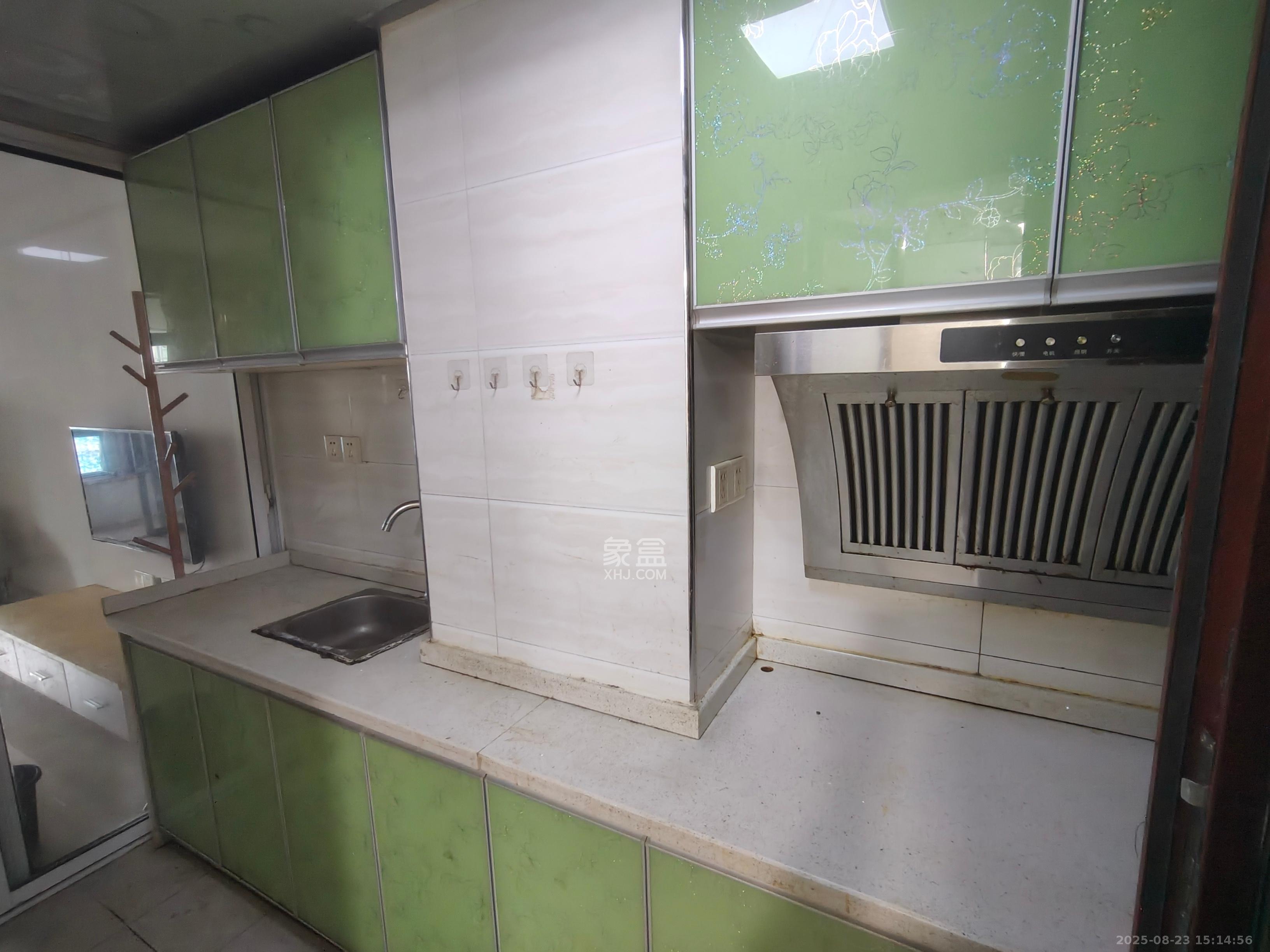 新长海广场  1室1厅1卫    1200.0元/月室内图