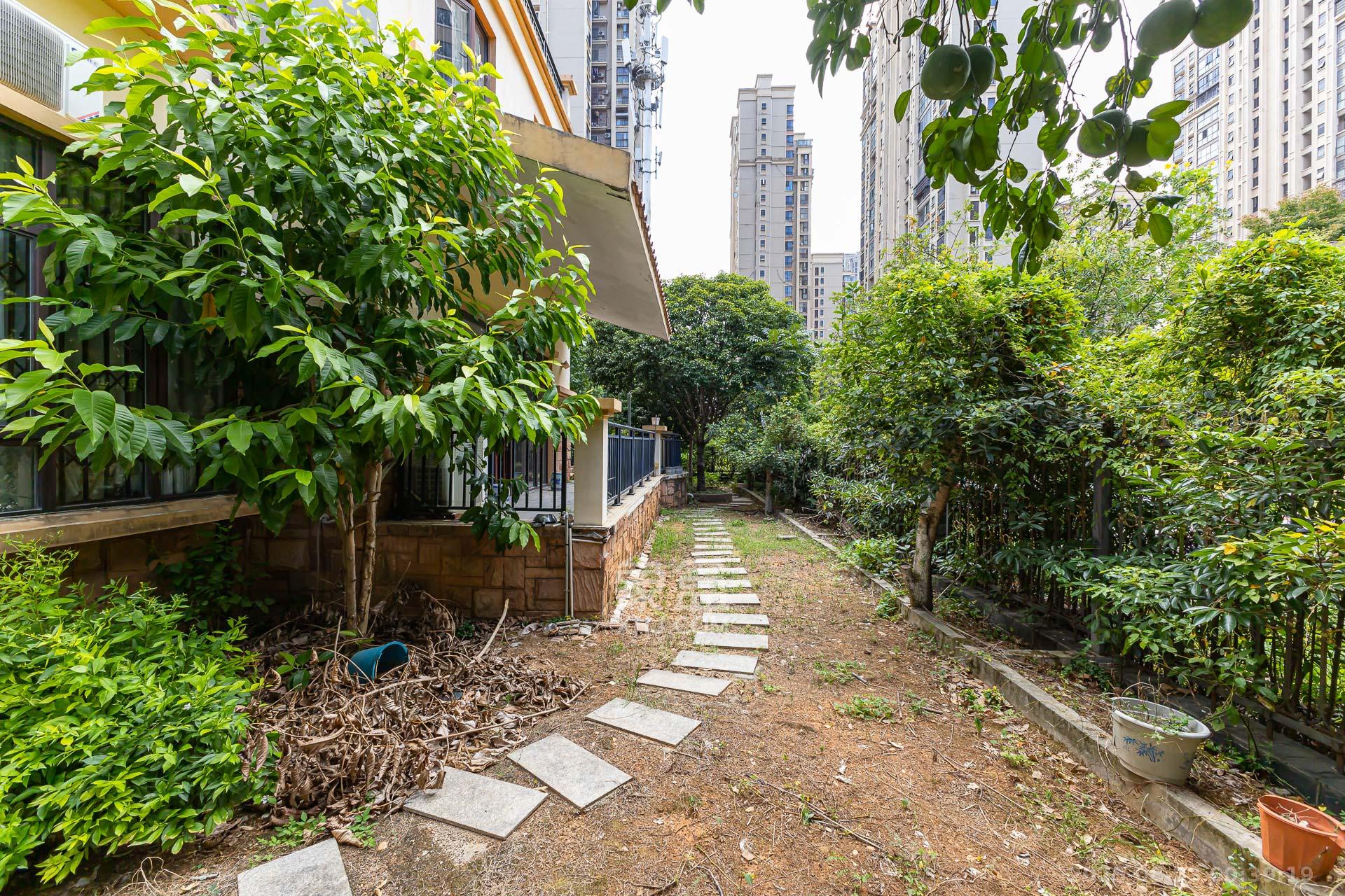 润和之悦(金泽园)  9室3厅4卫    760.0万 润和之悦(金泽园)  9室3厅4卫    760.0万其他