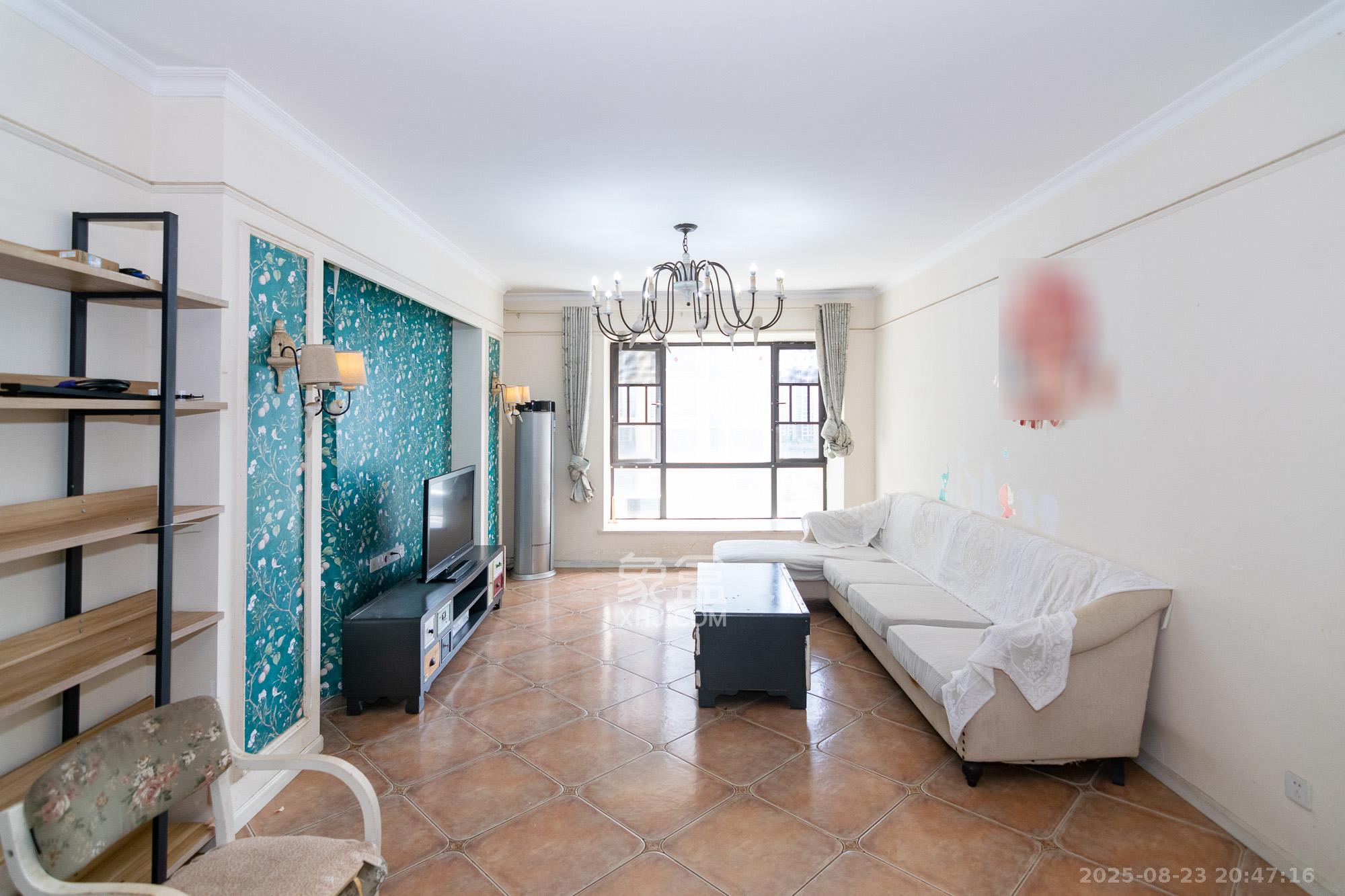 湖南报业文化城(米地亚家园) 4室2厅2卫 69.0万 湖南报业文化城(米地亚家园) 4室2厅2卫 69.0万客厅