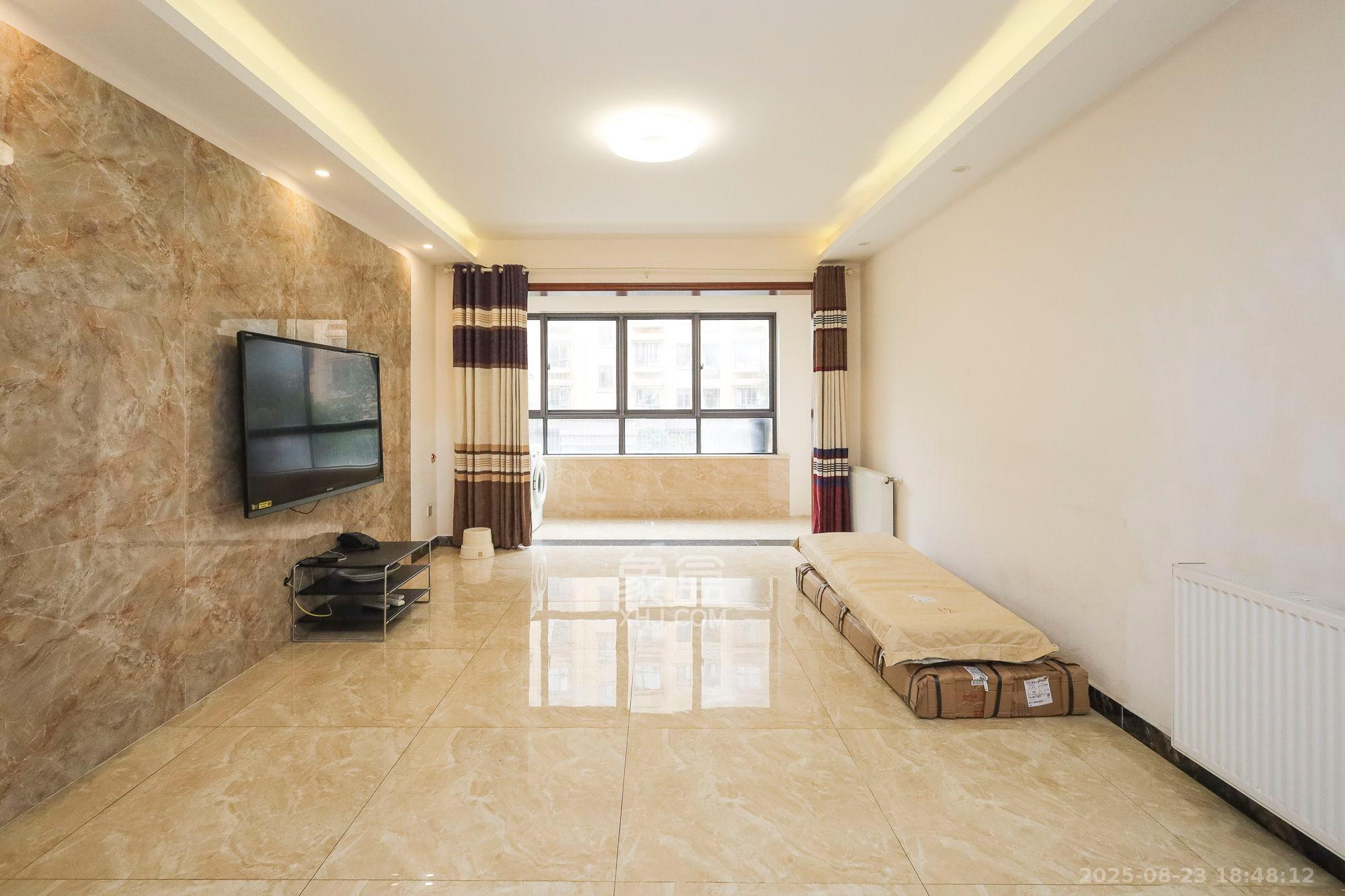 山语城二期 3室2厅1卫 2200.0元/月 山语城二期 3室2厅1卫 2200.0元/月室内图