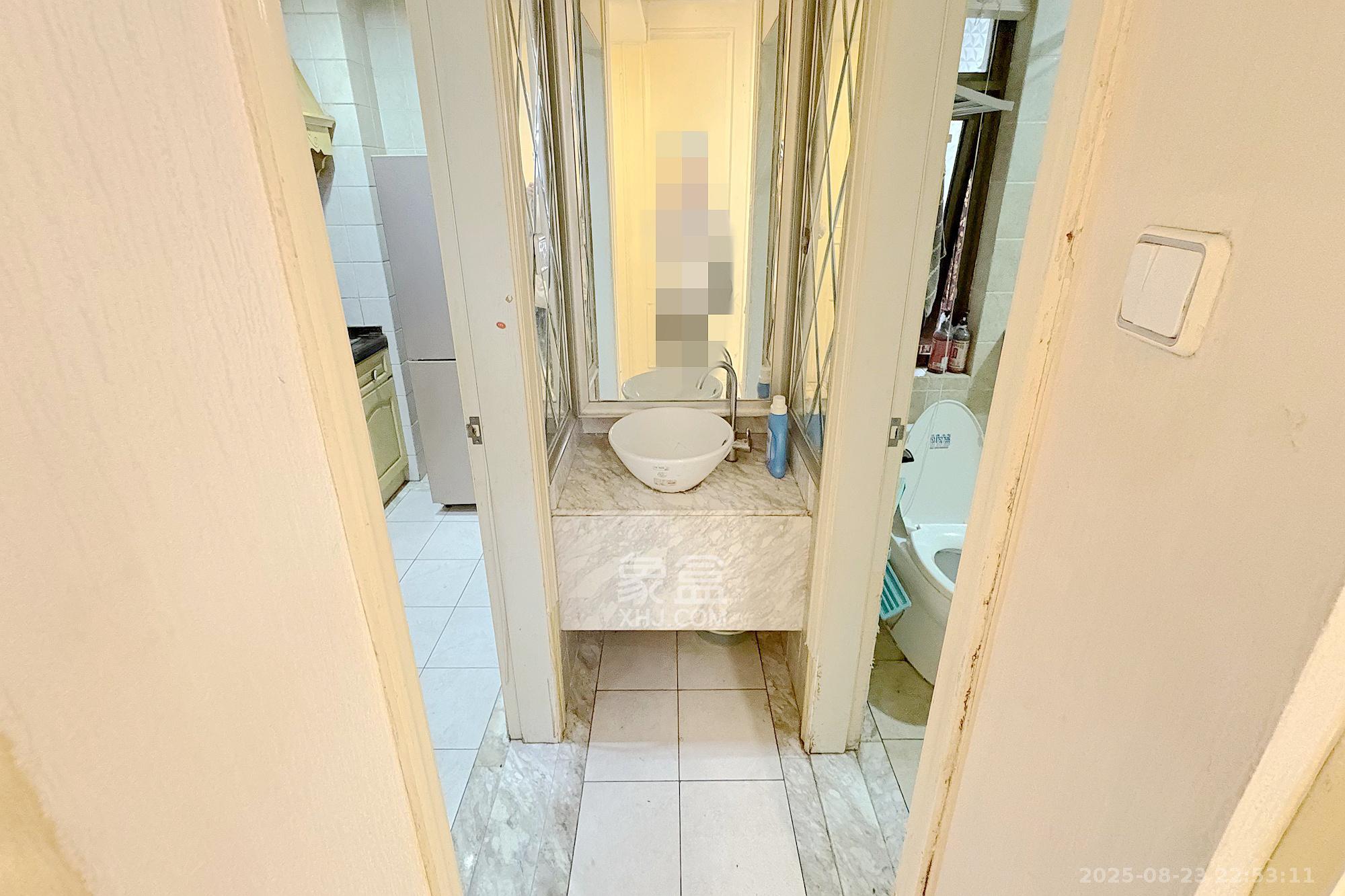 铂宫  3室2厅2卫    140.0万 铂宫  3室2厅2卫    140.0万卫生间