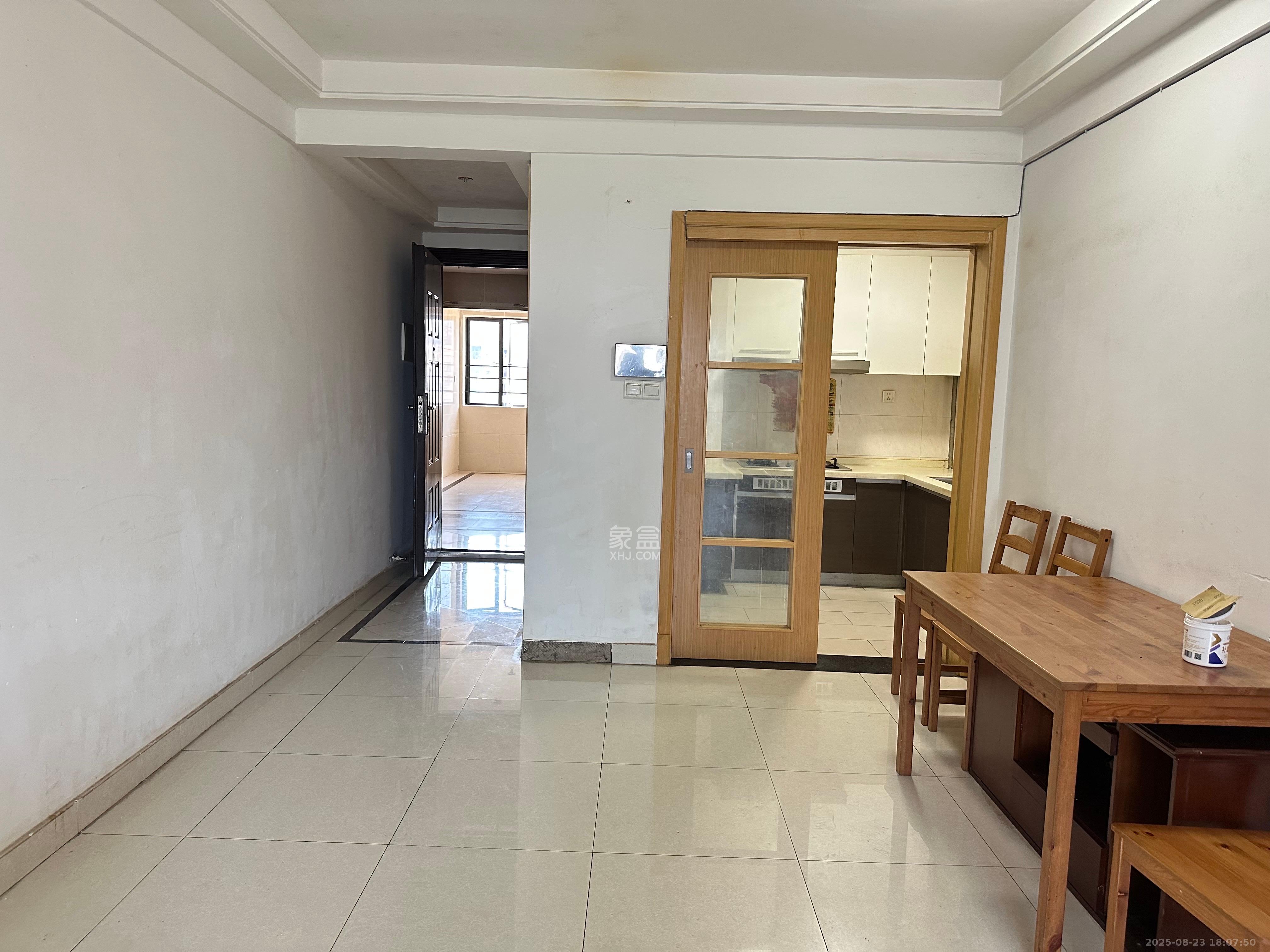 中海国际三期  3室2厅1卫    1800.0元/月 中海国际三期  3室2厅1卫    1800.0元/月室内图