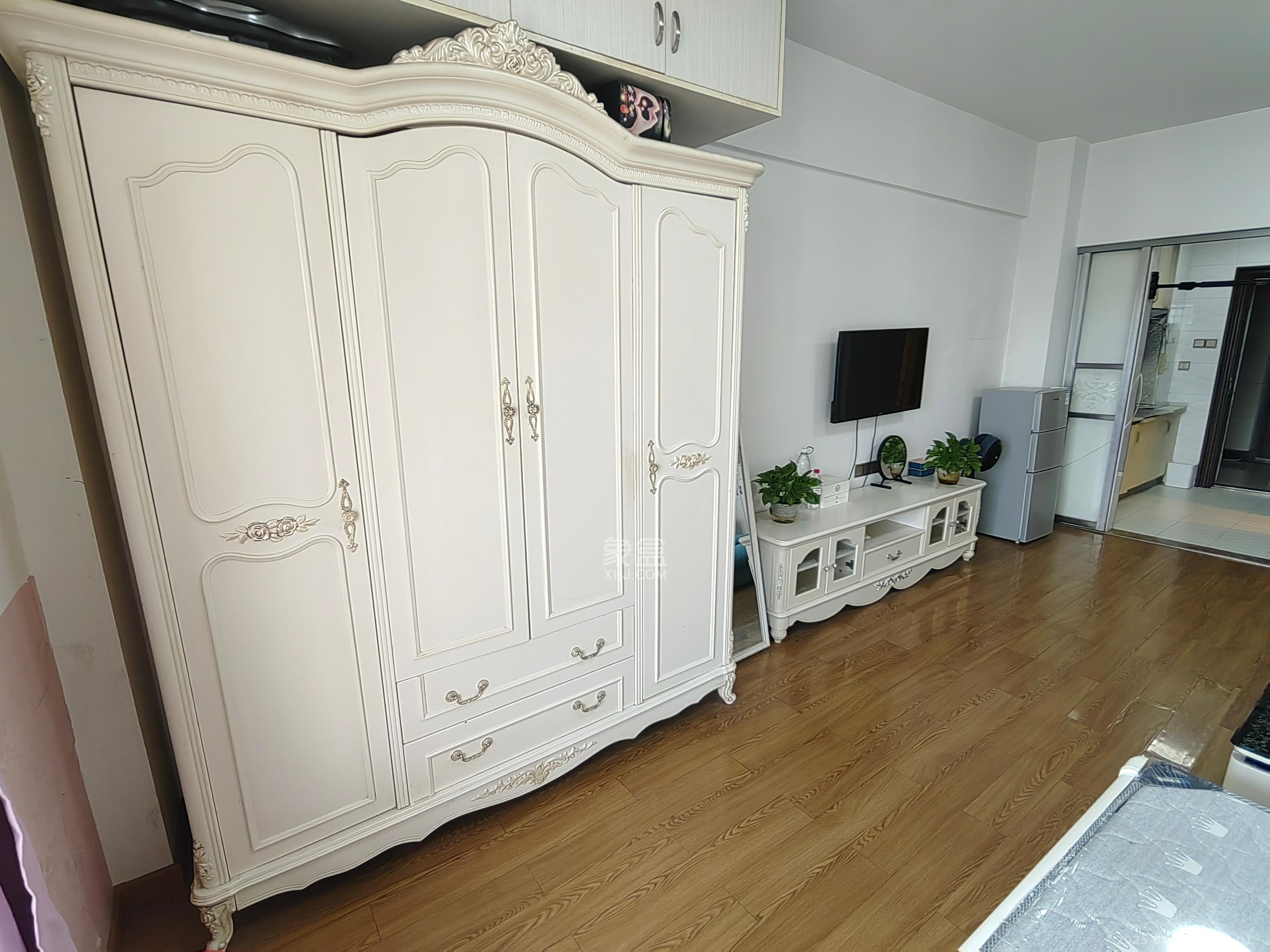 世纪桃花苑 1室0厅1卫 1300.0元/月 世纪桃花苑 1室0厅1卫 1300.0元/月室内图