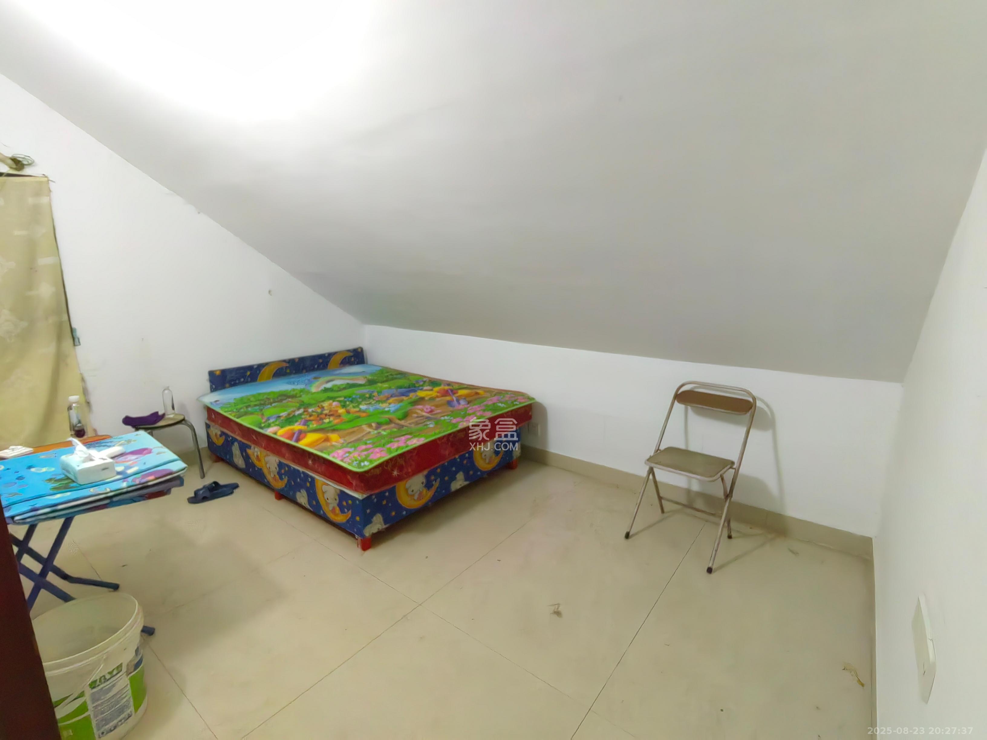 三景华御  1室1厅1卫    800.0元/月 三景华御  1室1厅1卫    800.0元/月室内图