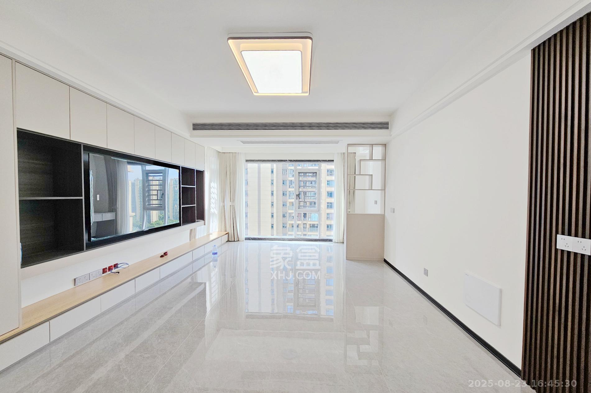 长房东旭国际  3室2厅2卫    175.0万 长房东旭国际  3室2厅2卫    175.0万客厅