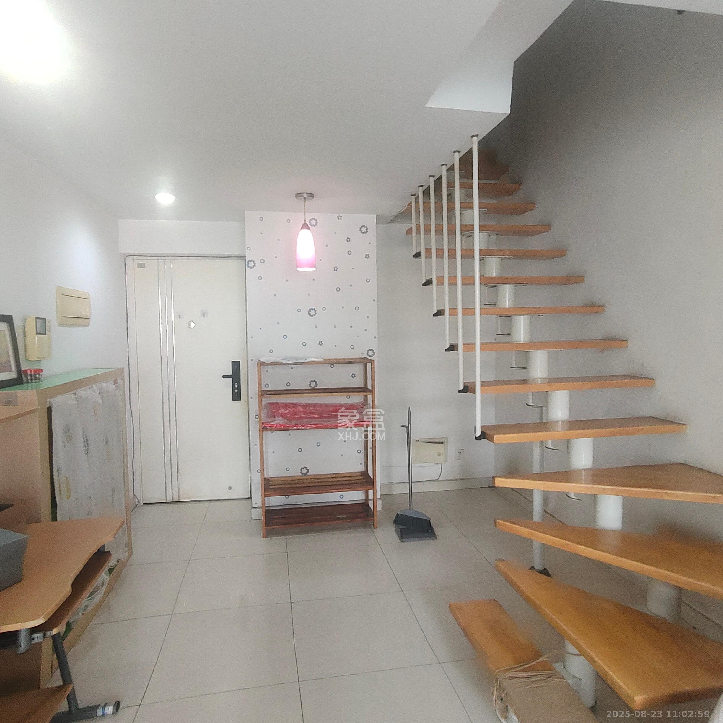 华润凤凰城一期  1室1厅1卫    1300.0元/月 华润凤凰城一期  1室1厅1卫    1300.0元/月室内图