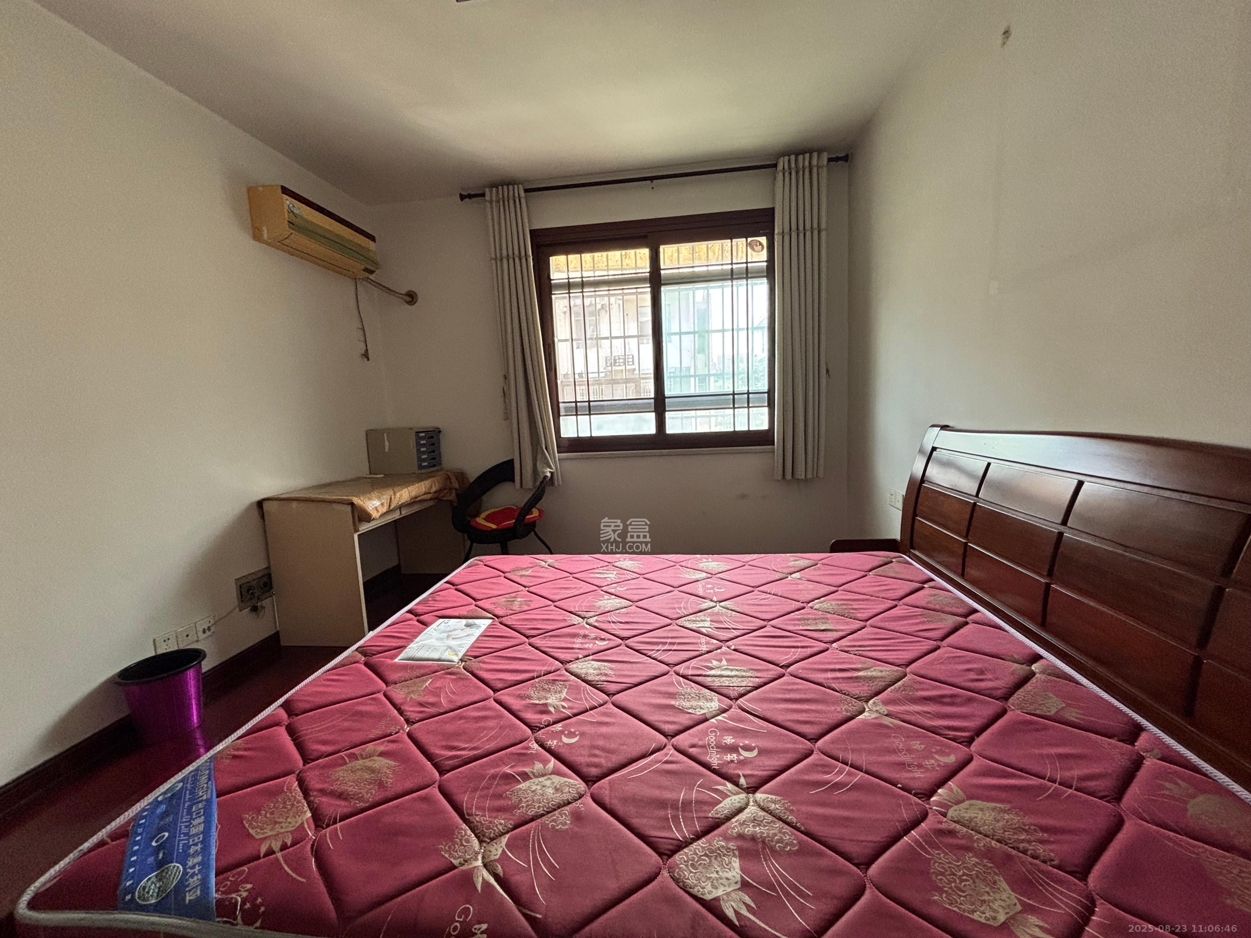 万煦园  3室2厅2卫    2000.0元/月室内图