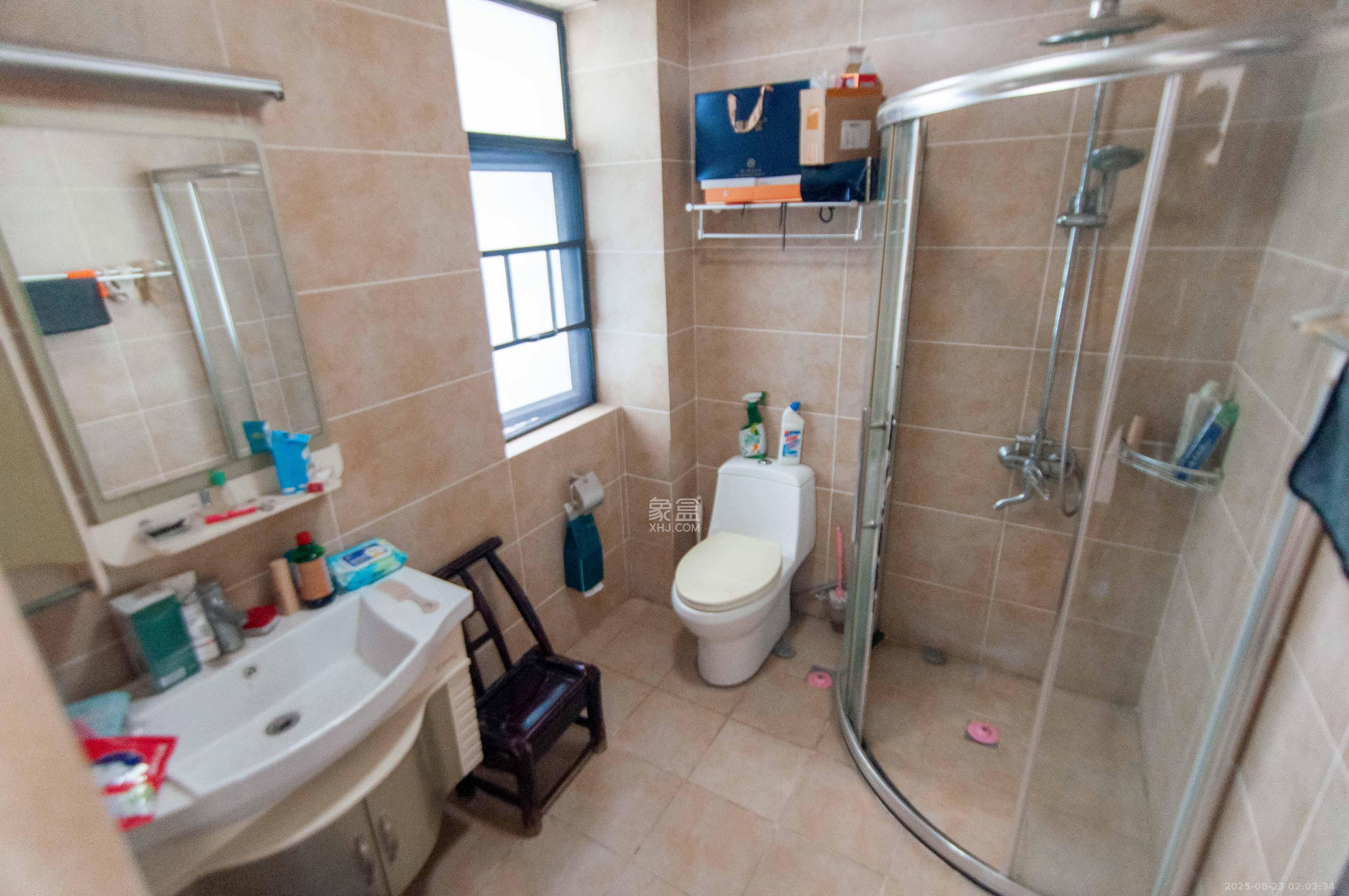 海林馨香雅苑 3室2厅2卫 115.0万 海林馨香雅苑 3室2厅2卫 115.0万卫生间