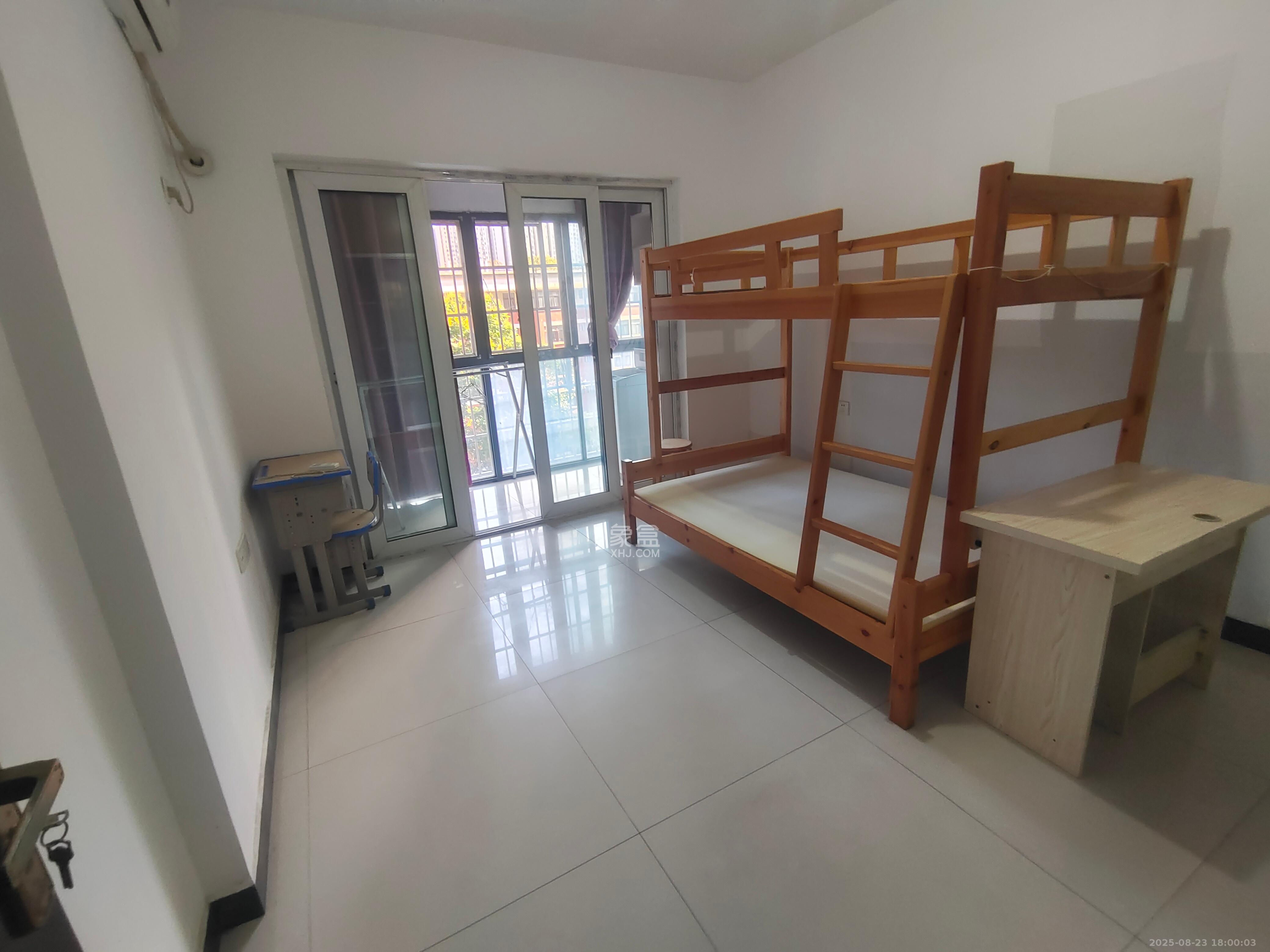 家和苑(原梅溪湖保障性住房一期) 3室2厅1卫 2300.0元/月 家和苑(原梅溪湖保障性住房一期) 3室2厅1卫 2300.0元/月室内图