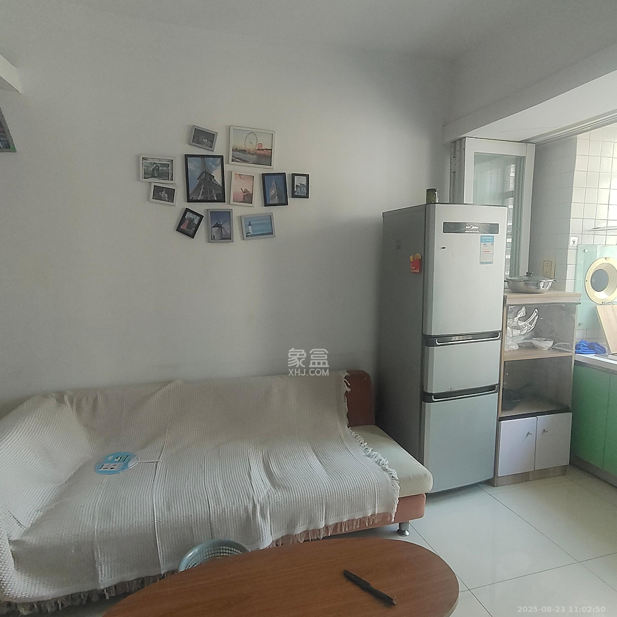 华润凤凰城一期  1室1厅1卫    1300.0元/月 华润凤凰城一期  1室1厅1卫    1300.0元/月