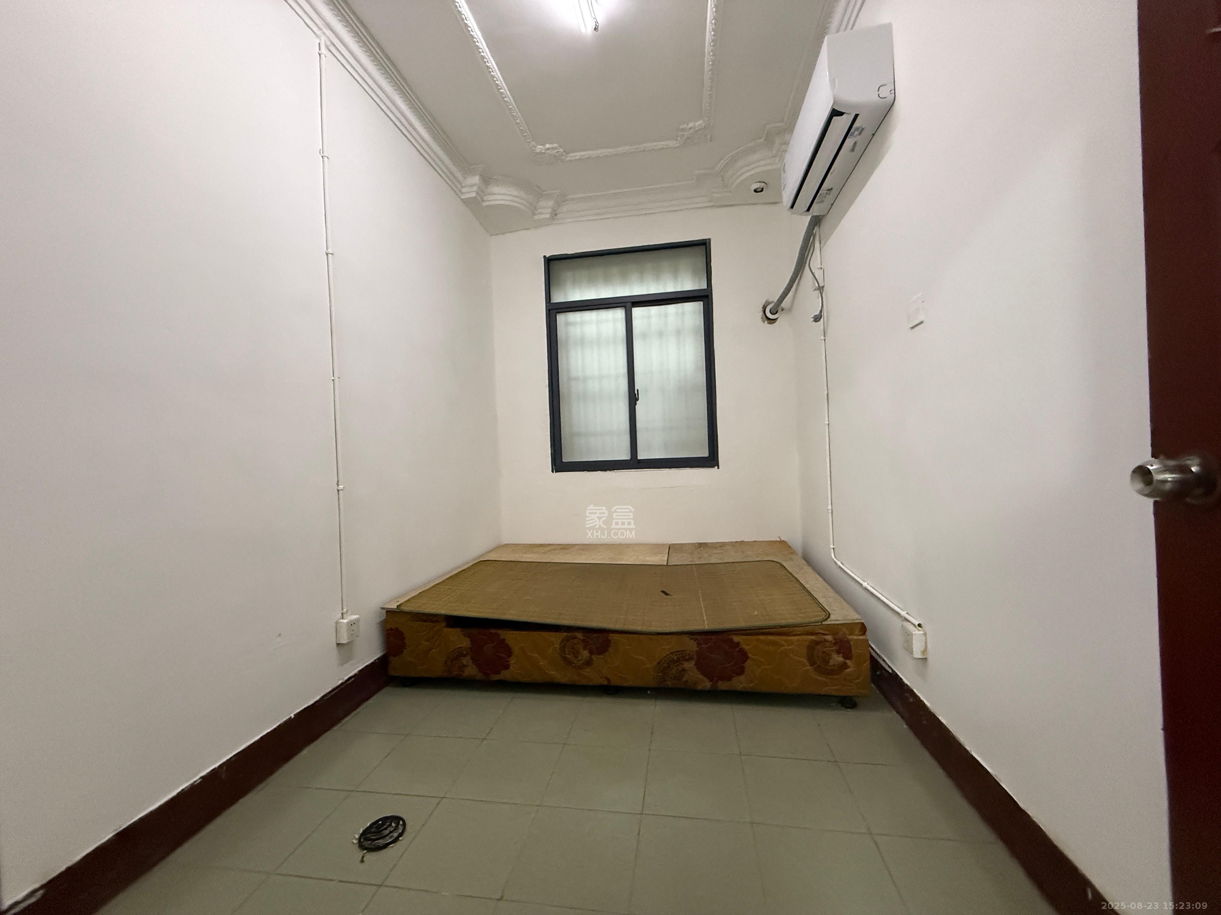 东二环黄兴医院宿舍（长峰医院宿舍、湘城医院）  3室1厅1卫    1800.0元/月室内图