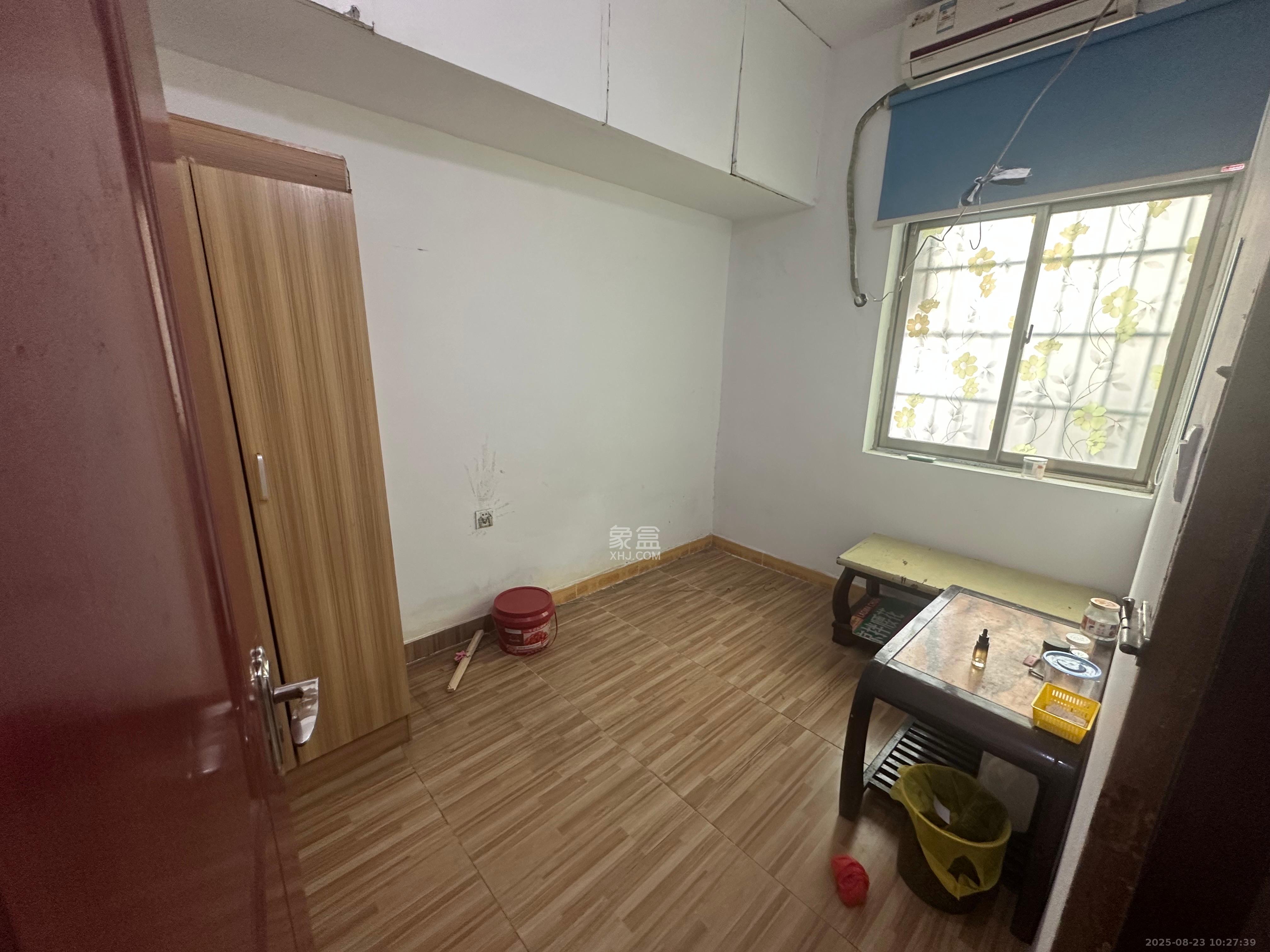 丽臣小区  1室1厅1卫    1850.0元/月室内图