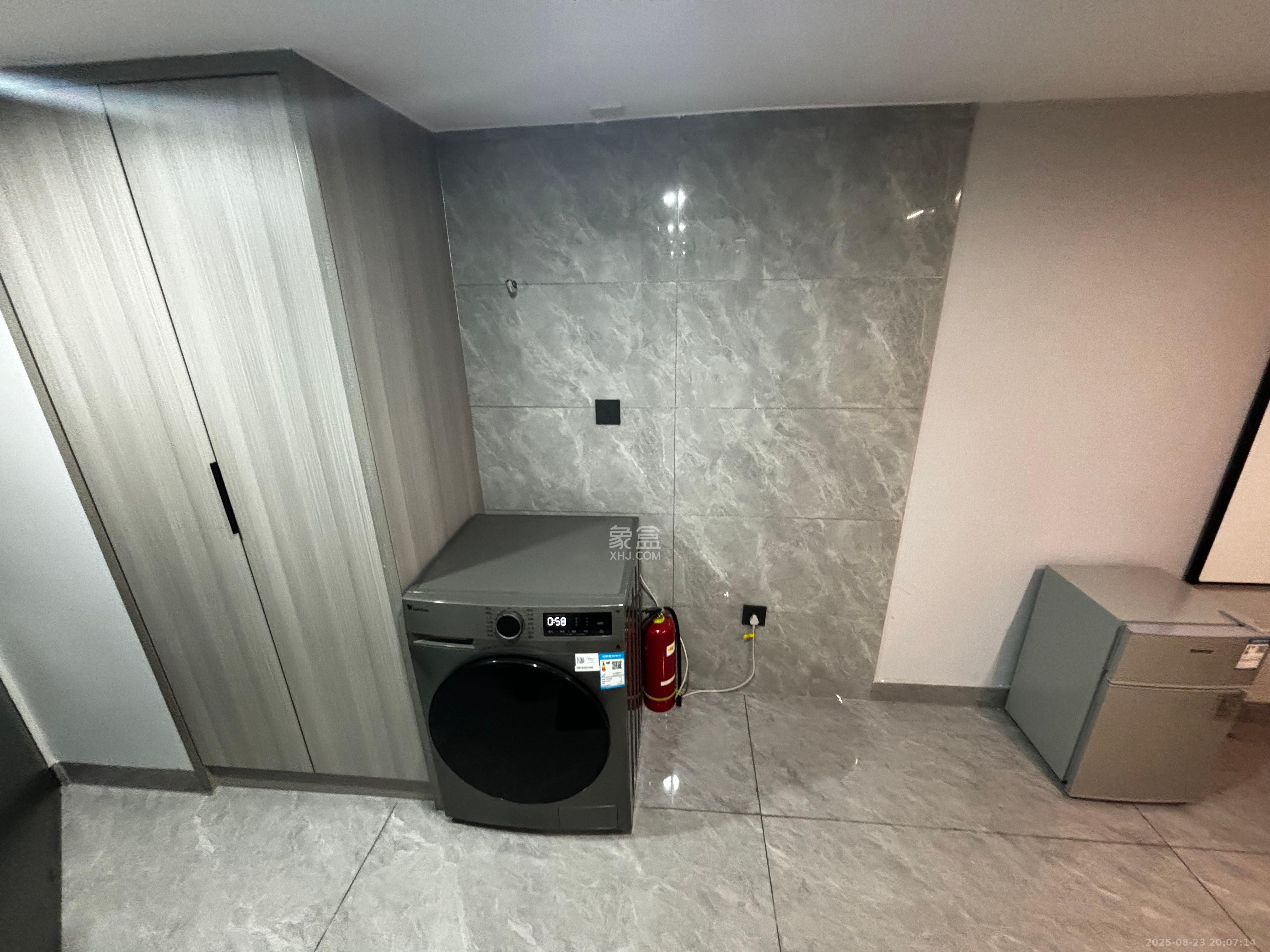 敬天广场 1室1厅1卫 3000.0元/月 敬天广场 1室1厅1卫 3000.0元/月室内图