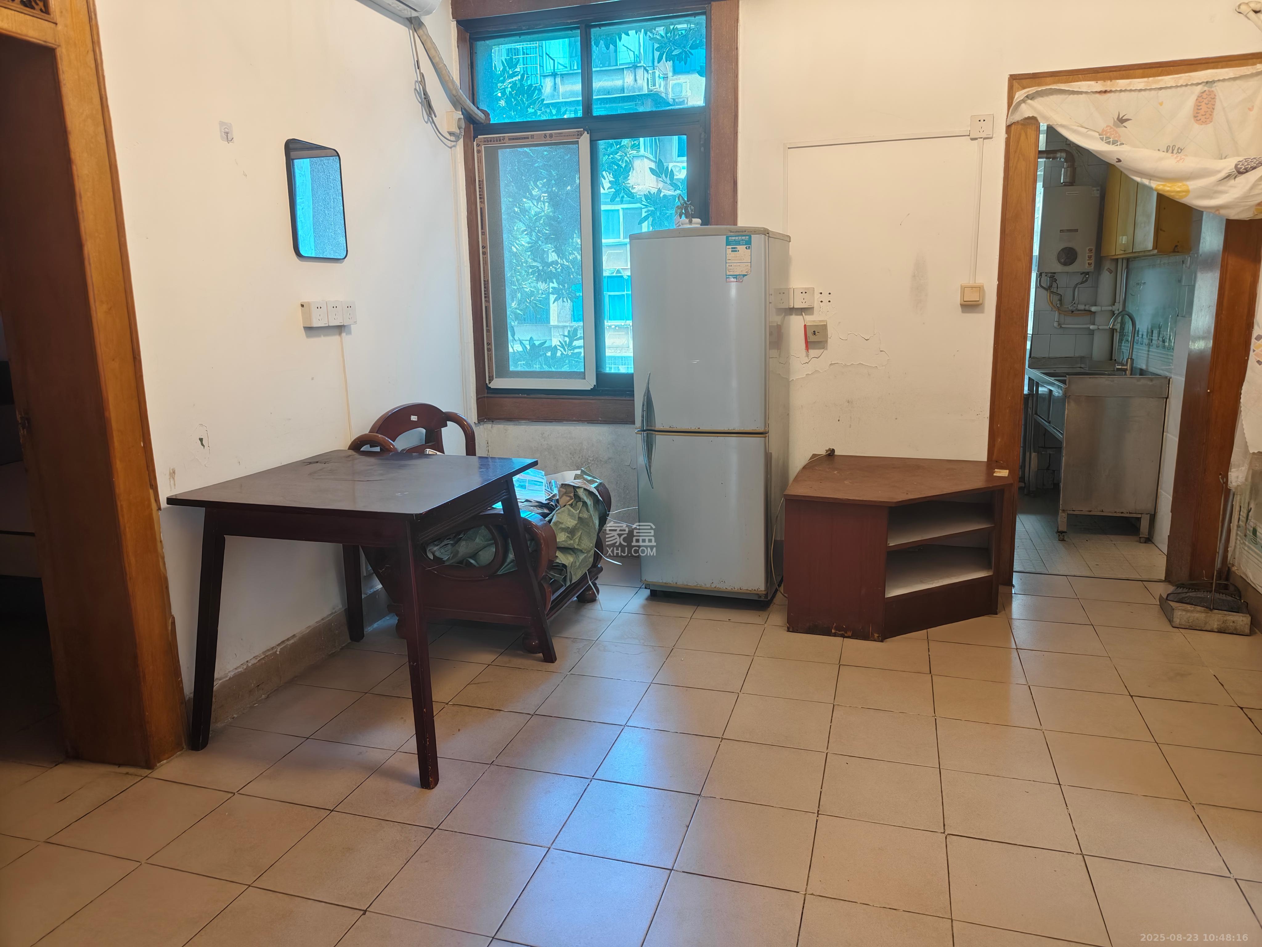 省气象局宿舍 3室1厅1卫 2100.0元/月 省气象局宿舍 3室1厅1卫 2100.0元/月室内图