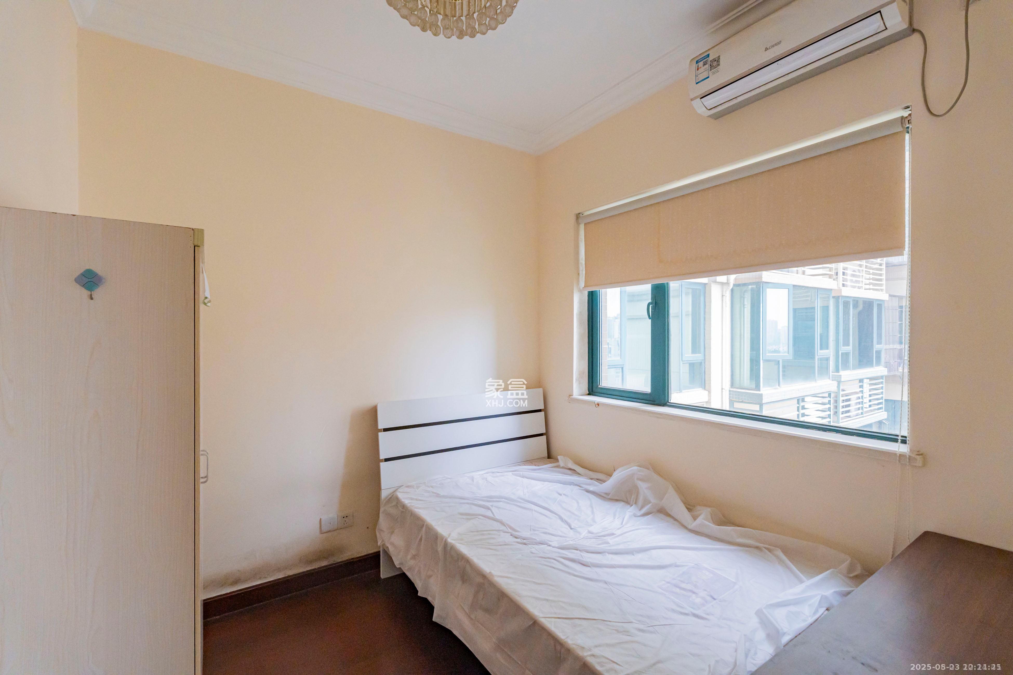 恒大雅苑  4室2厅1卫    2100.0元/月 恒大雅苑  4室2厅1卫    2100.0元/月