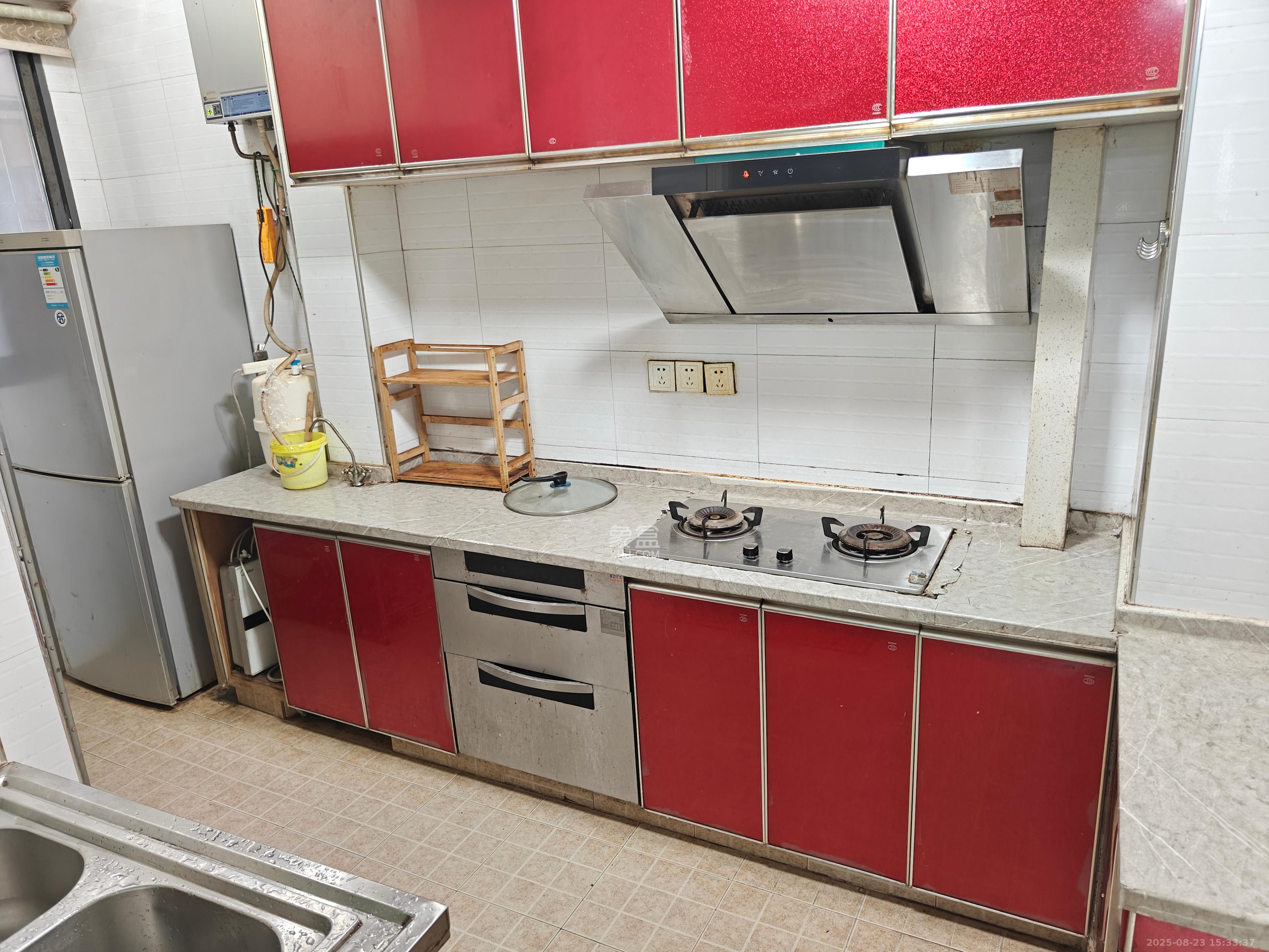 新城新世界一二三期 2室2厅1卫 2200.0元/月 新城新世界一二三期 2室2厅1卫 2200.0元/月室内图