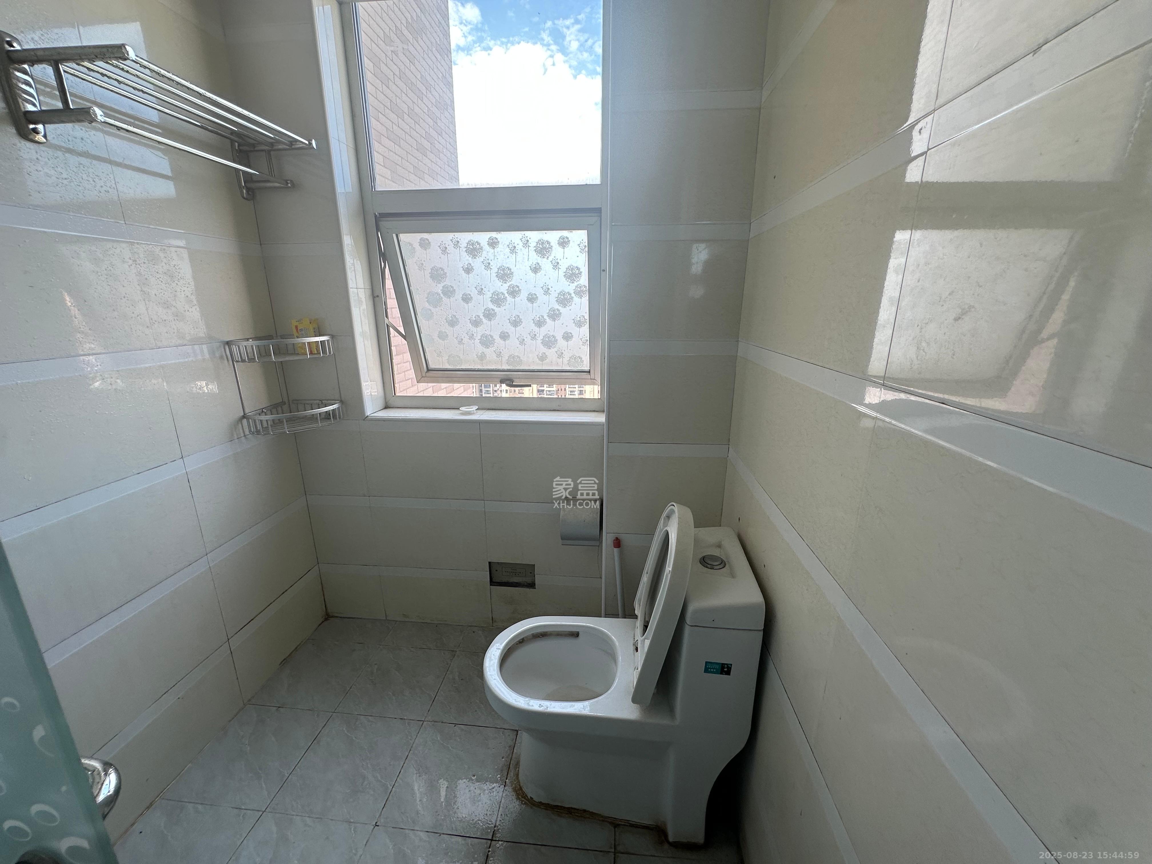 西点公园里 2室1厅1卫 2400.0元/月 西点公园里 2室1厅1卫 2400.0元/月室内图