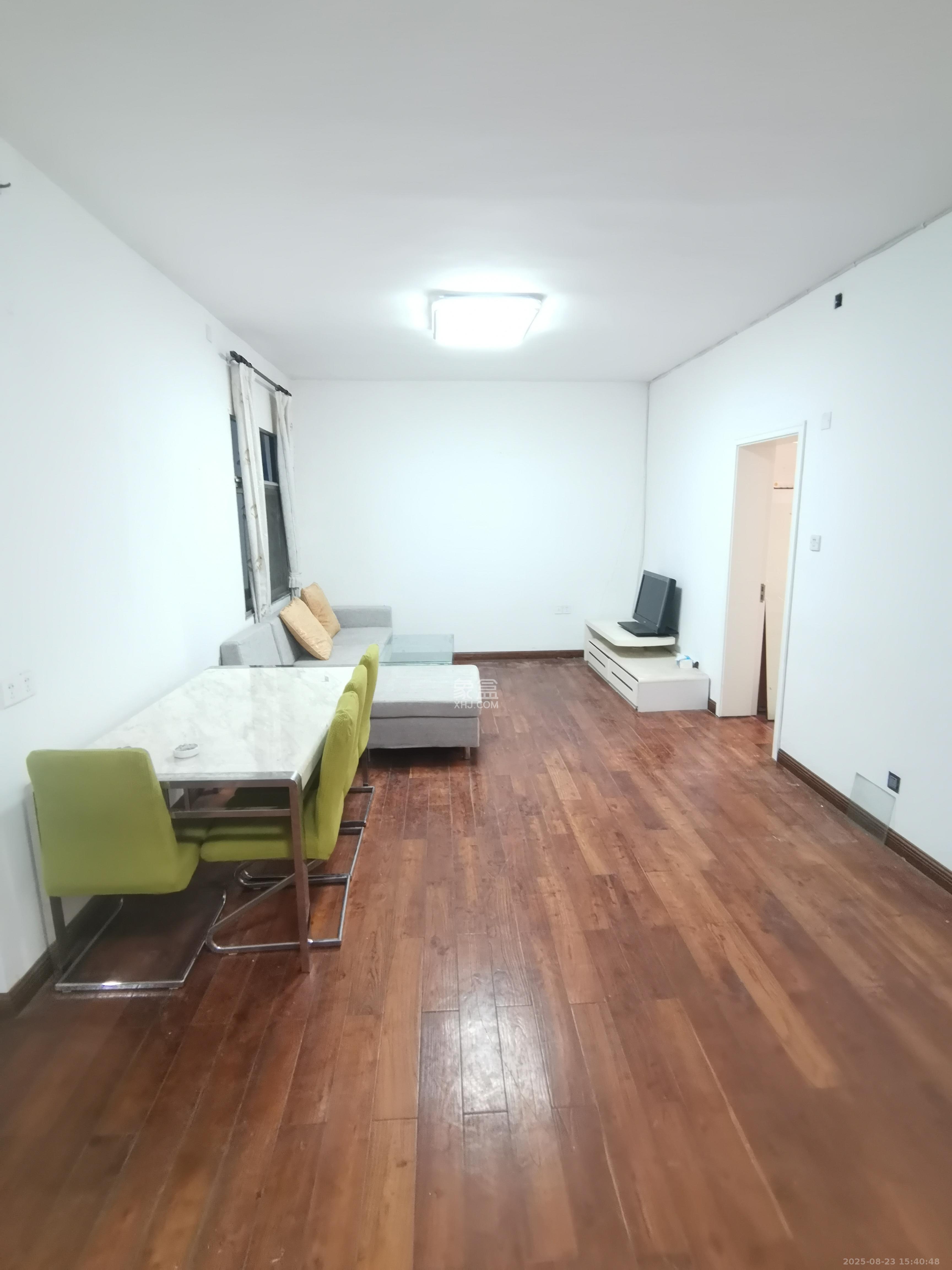 陈家湖小区  3室1厅1卫    2400.0元/月 陈家湖小区  3室1厅1卫    2400.0元/月室内图