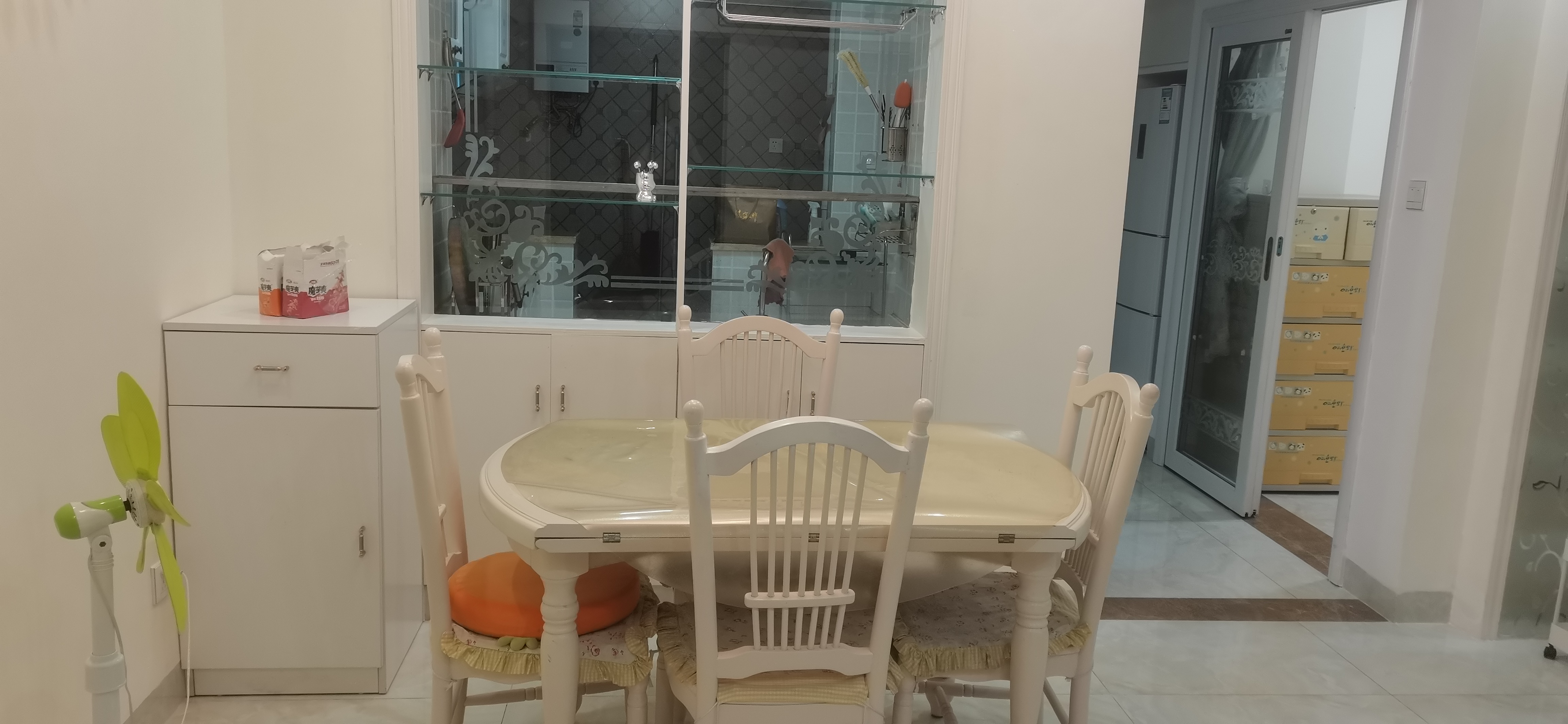 新世界花园三期 3室2厅2卫 2800.0元/月 新世界花园三期 3室2厅2卫 2800.0元/月室内图